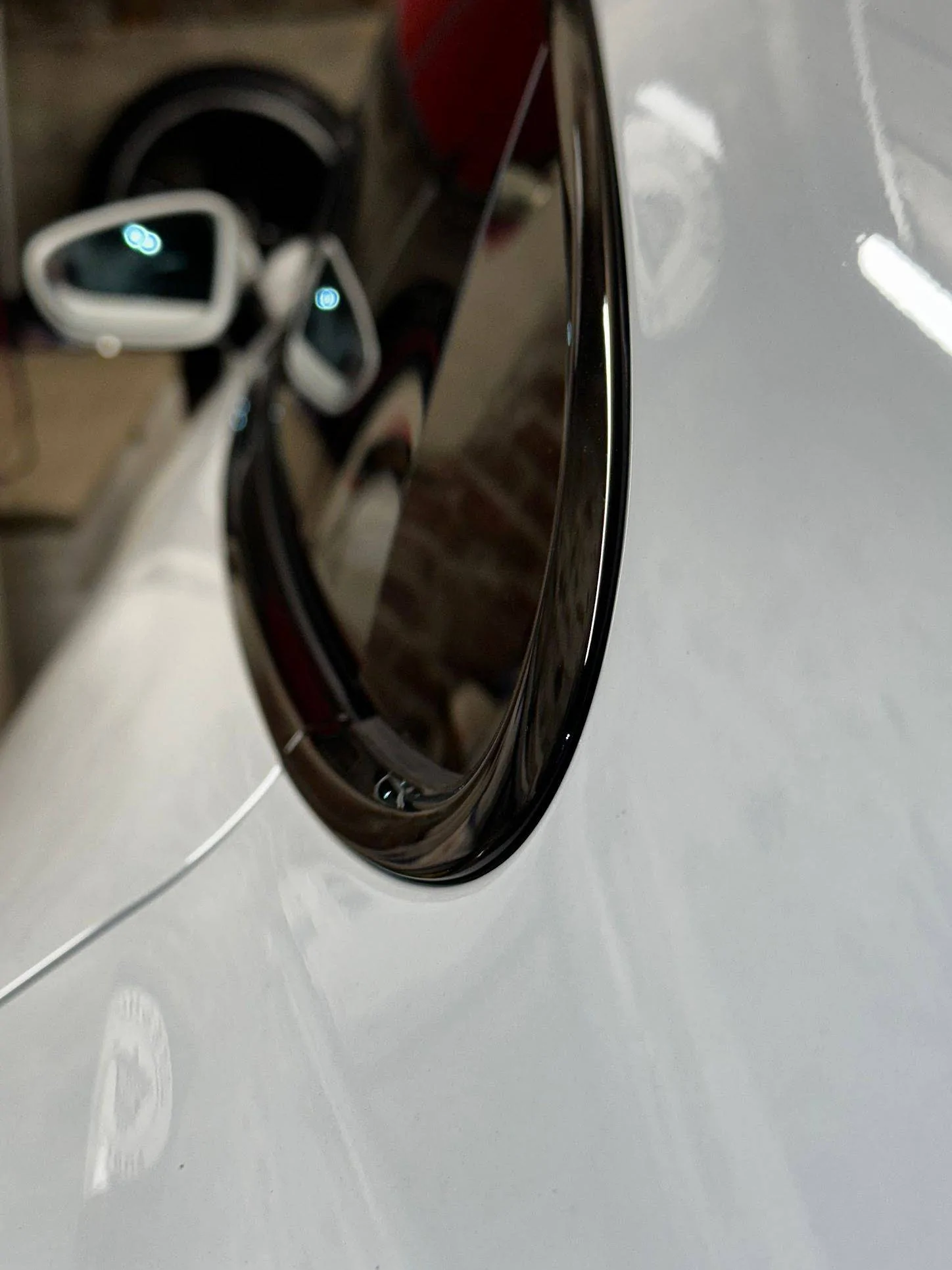 Porsche Taycan Rear window surrounds gap normal? IMG_1022