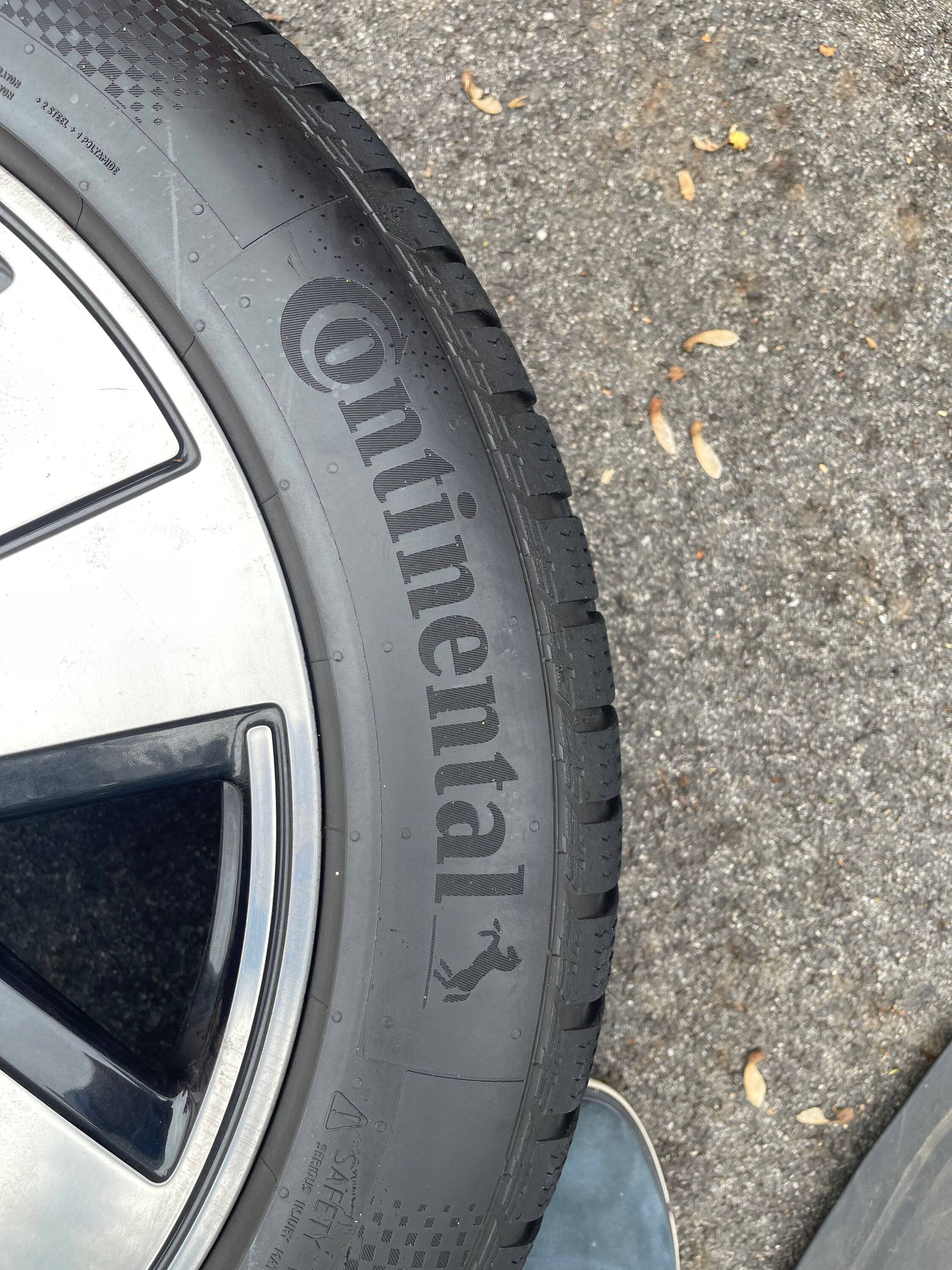 Porsche Taycan SOLD $1500 OBO 4 NEW Genuine OEM 19" Porsche Taycan Wheels & Tires 225/55R19 & 275/45/19 (9J1) Library - 2 of 21
