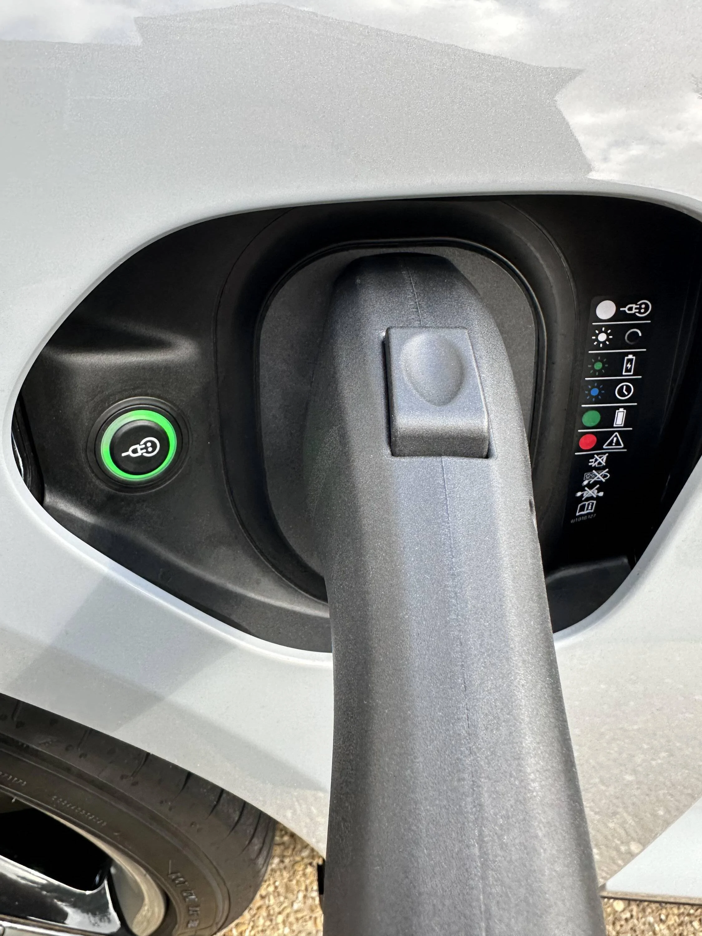 Porsche Taycan Tesla Universal Charger charging error pic1