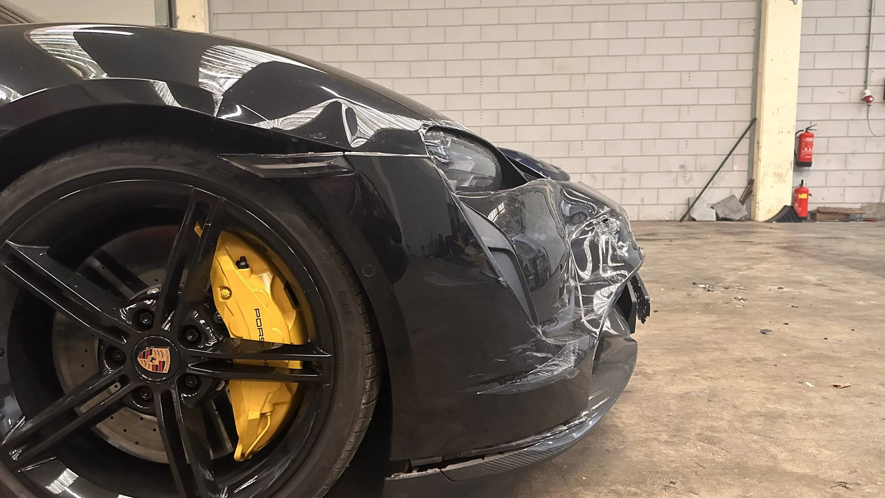 Porsche Taycan Taycan Turbo S damage IMG_2695