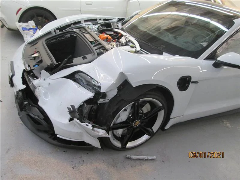 Porsche Taycan Taycan Turbo S damage IMG_6670