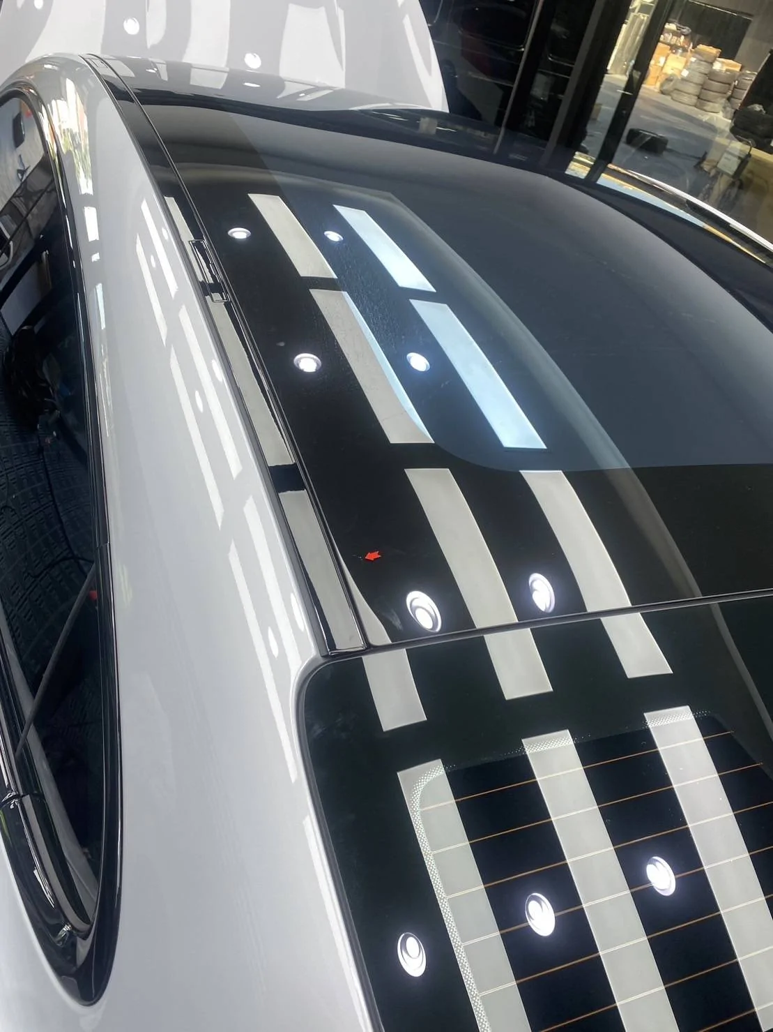 Porsche Taycan Scratch in the sunroof question ED5AF013-9316-42B2-8477-20E450F51E10