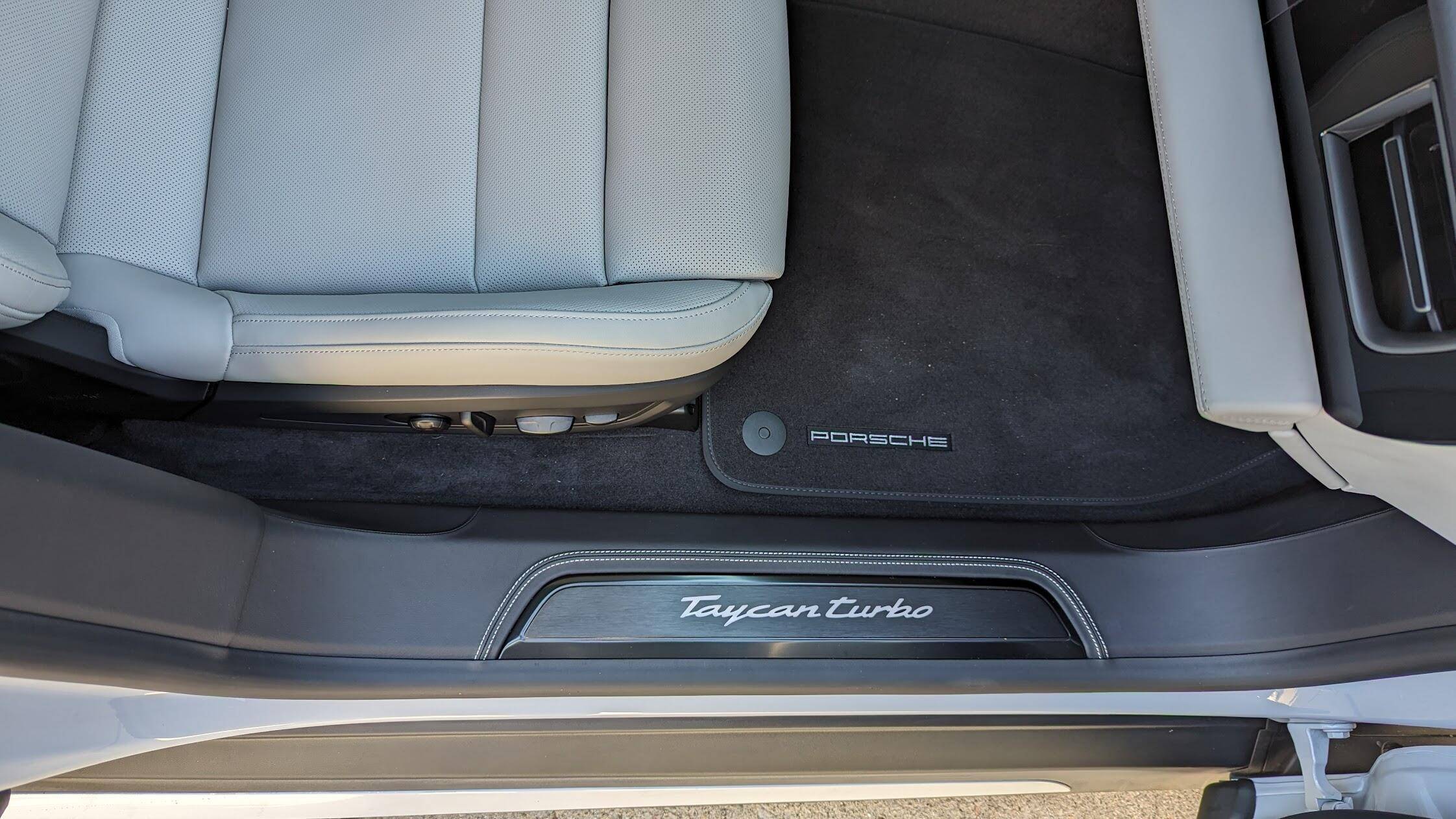 Porsche Taycan Trade in value on 2022 Taycan Turbo S 1700567881405