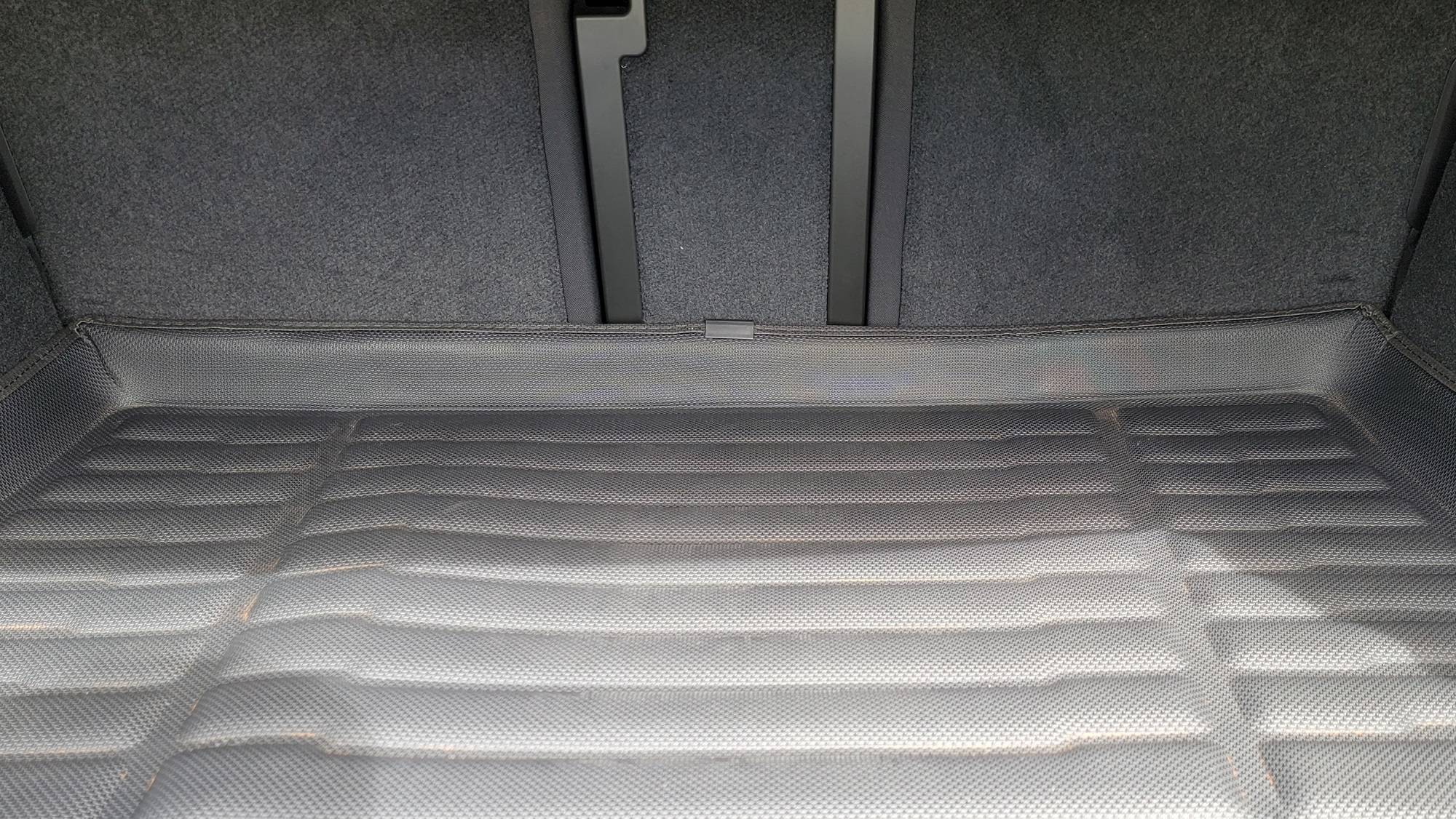 Porsche Taycan Tuxmat trunk / frunk 3-piece set -- first look pics Trunk mat_behind seats