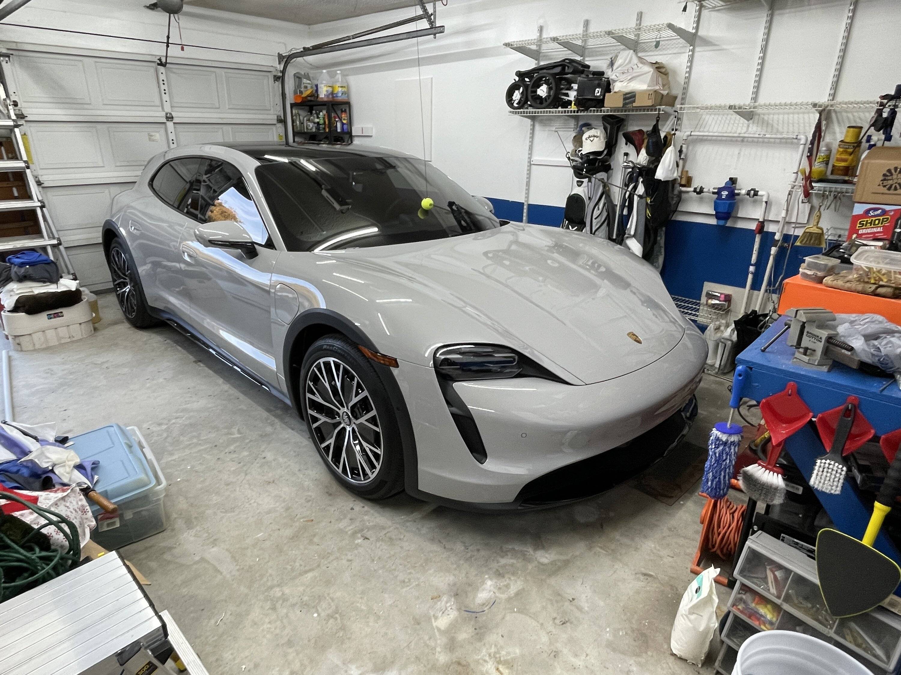 Porsche Taycan My car has been built with pictures IMG_0658