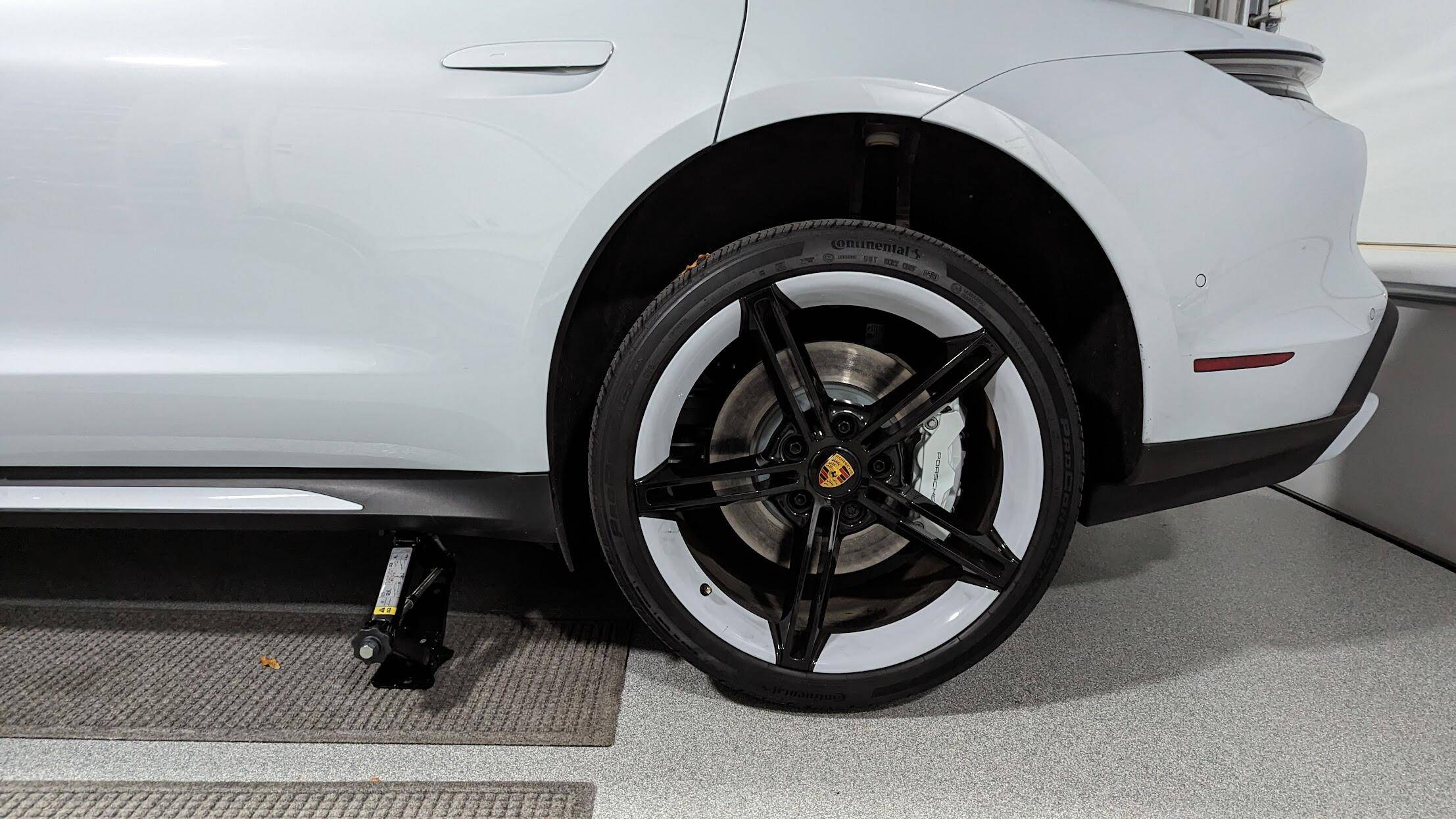 Porsche Taycan **Removing the Wheel** 1701457175771