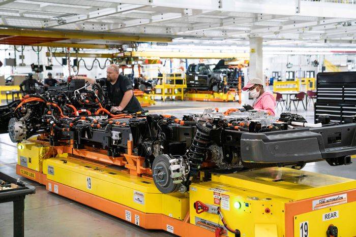 Porsche Taycan EV Collision Repair--WSJ: Costs/Wait Time im-894983?width=700&height=467