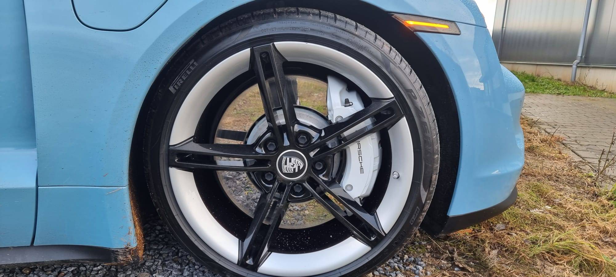 Porsche Taycan Mission E + pirelli new IMG_0463