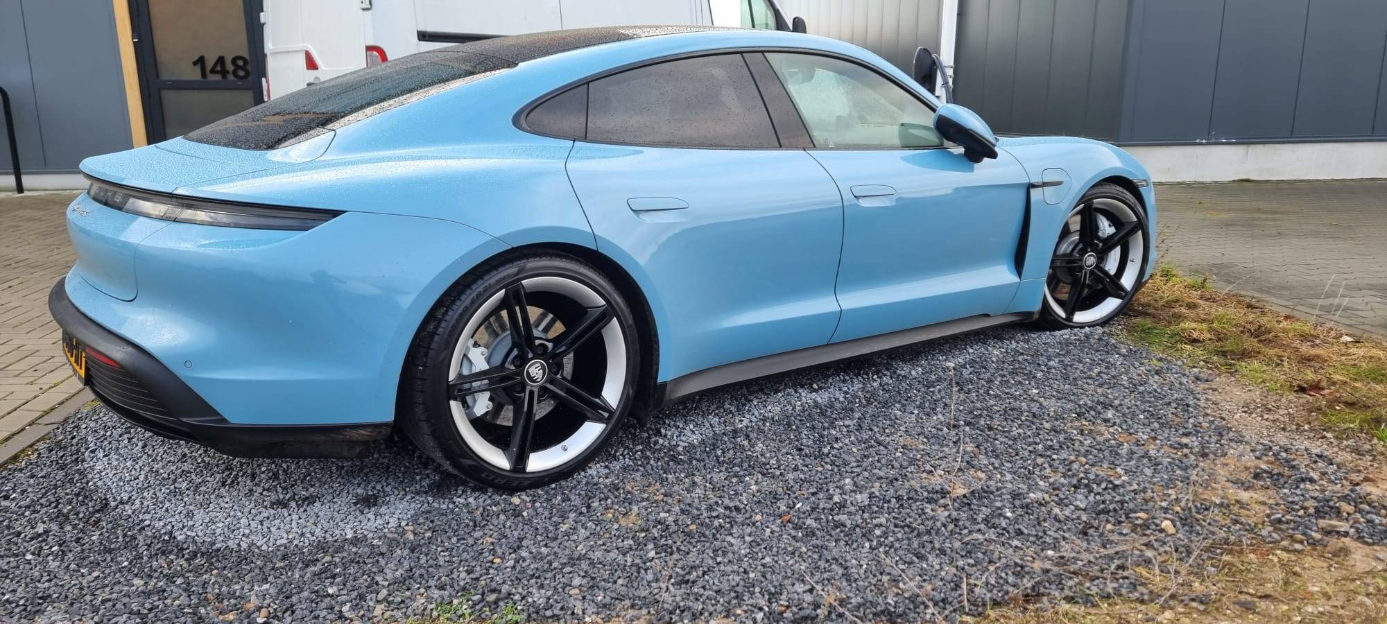 Porsche Taycan Mission E + pirelli new IMG_0461