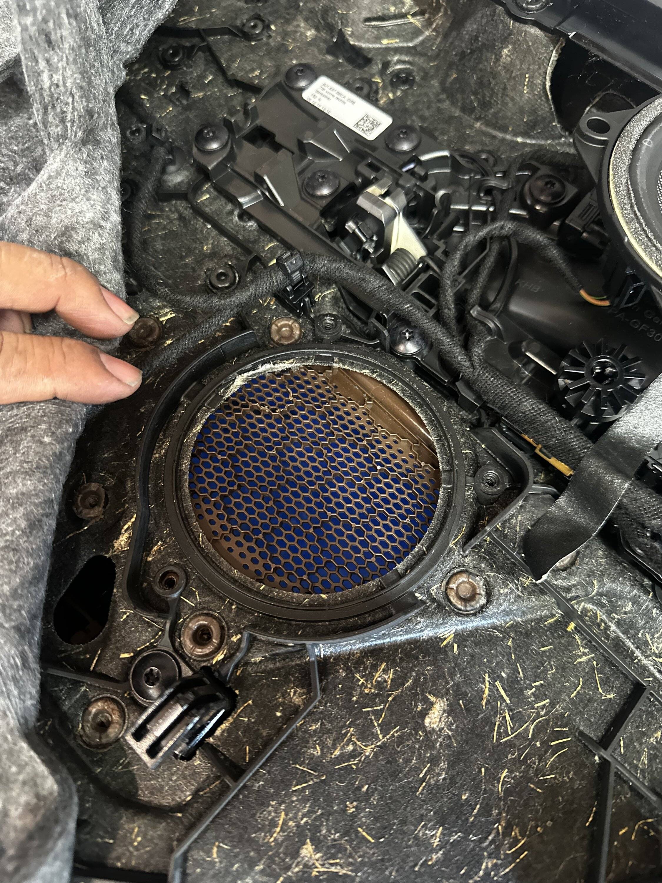 Porsche Taycan Fix for speaker issues 72444864396__5F56462F-B88F-4BC5-8A62-F012B5DBEC2E