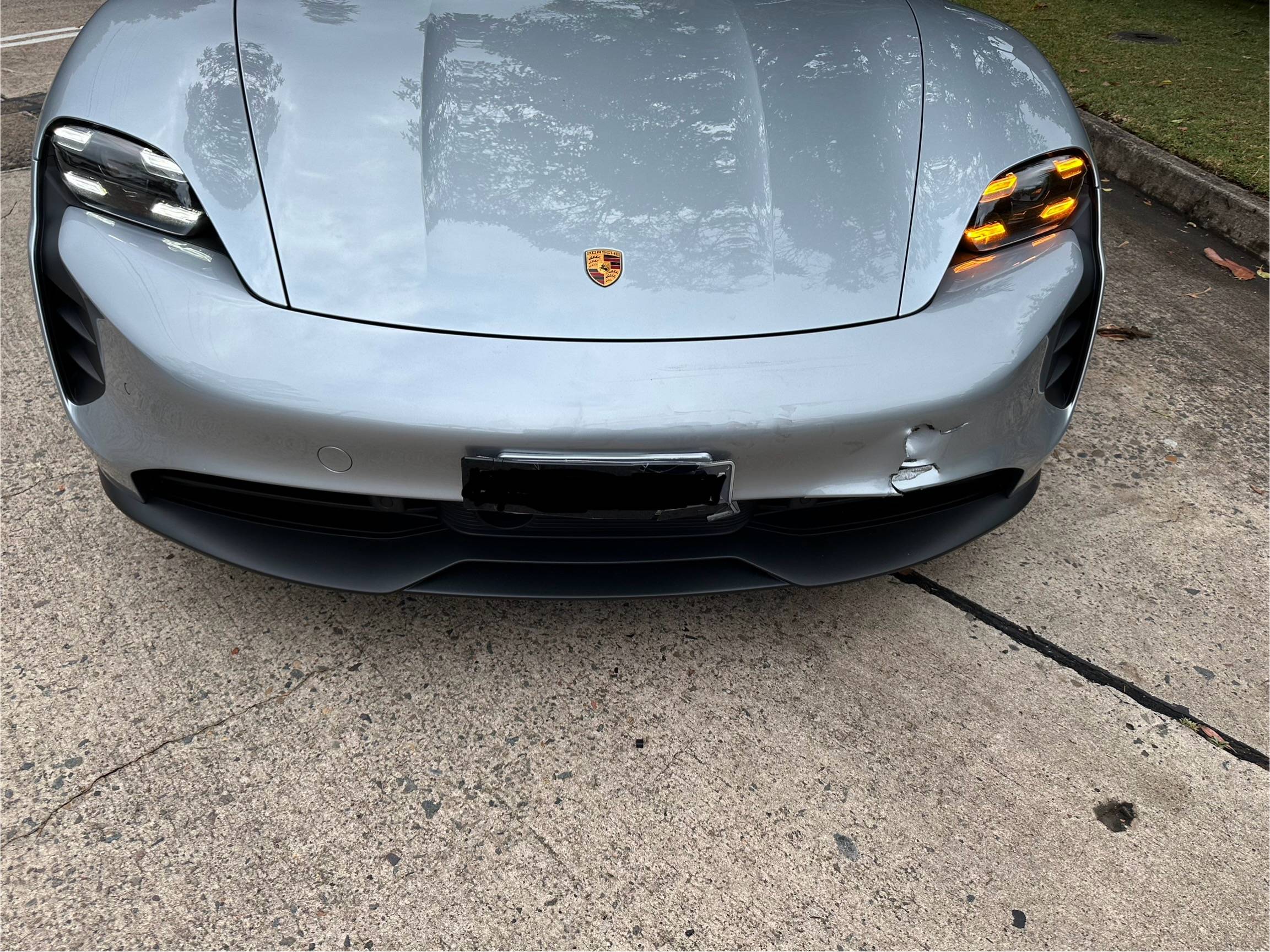 Porsche Taycan Tow bar crunch IMG_2873