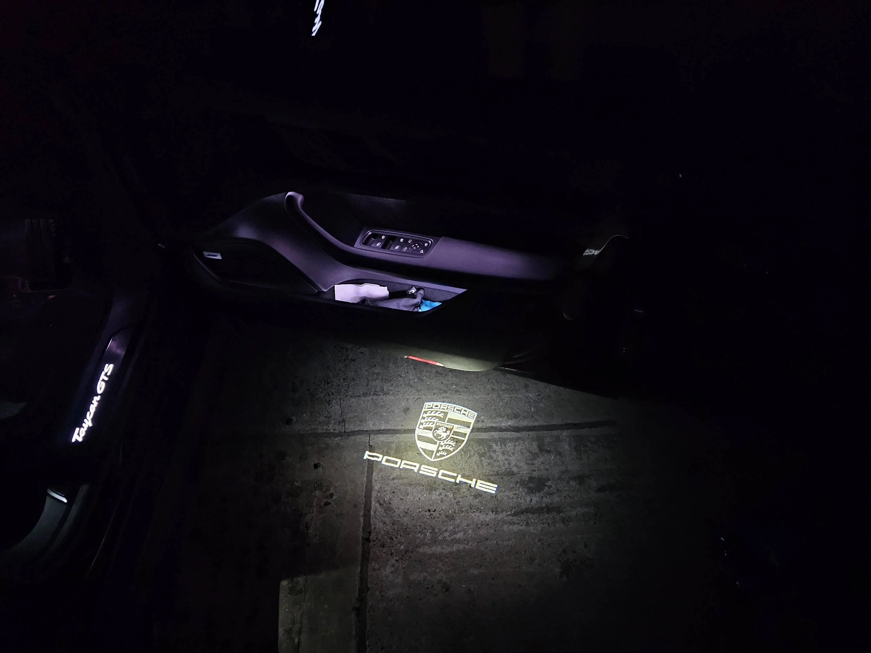 Porsche Taycan Tart-tastic door courtesy/puddle lights 1000029442