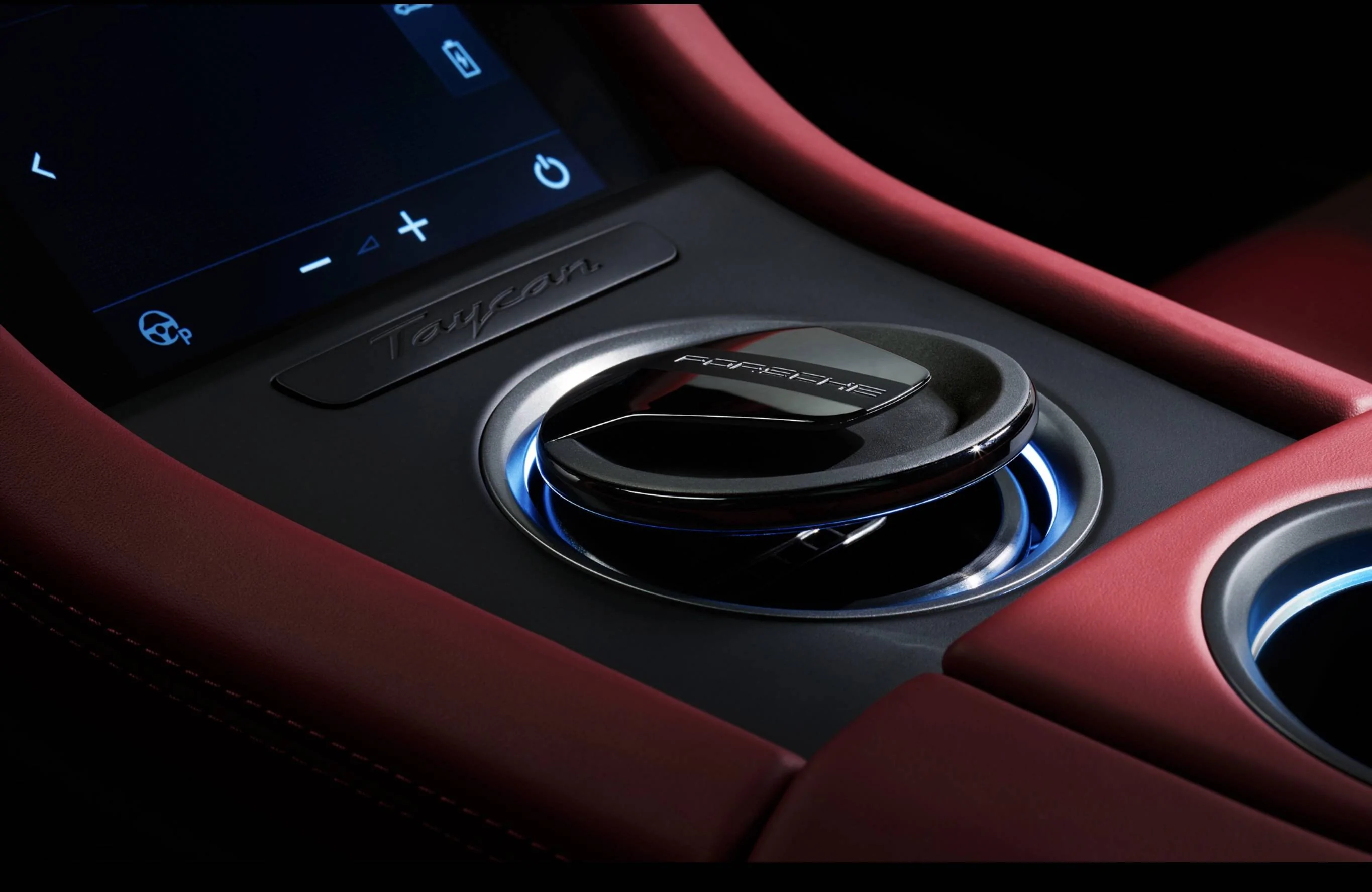 Porsche Taycan Cup holders IMG_0395