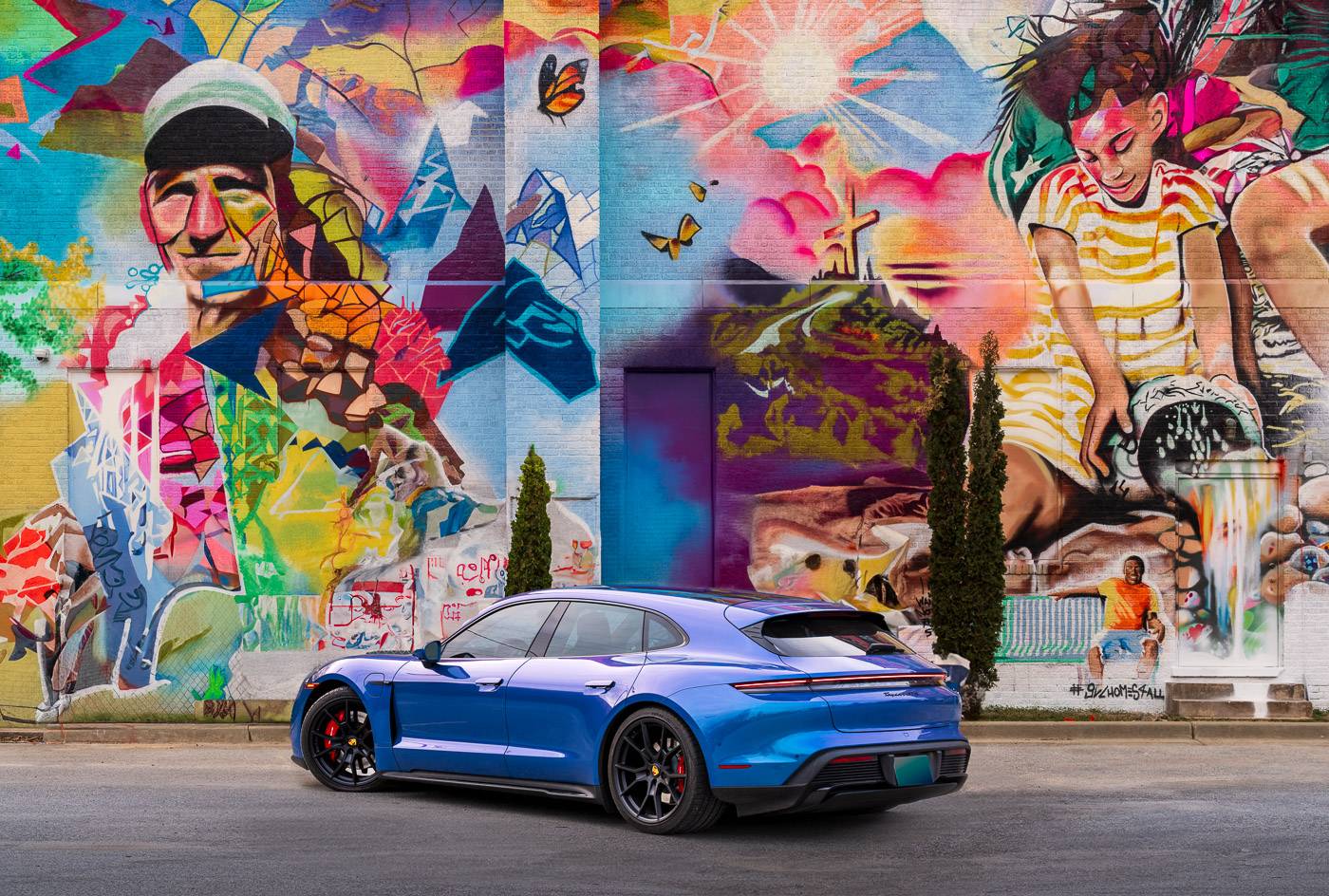 Porsche Taycan NEPTUNE BLUE Taycan Club gha-rear-1400