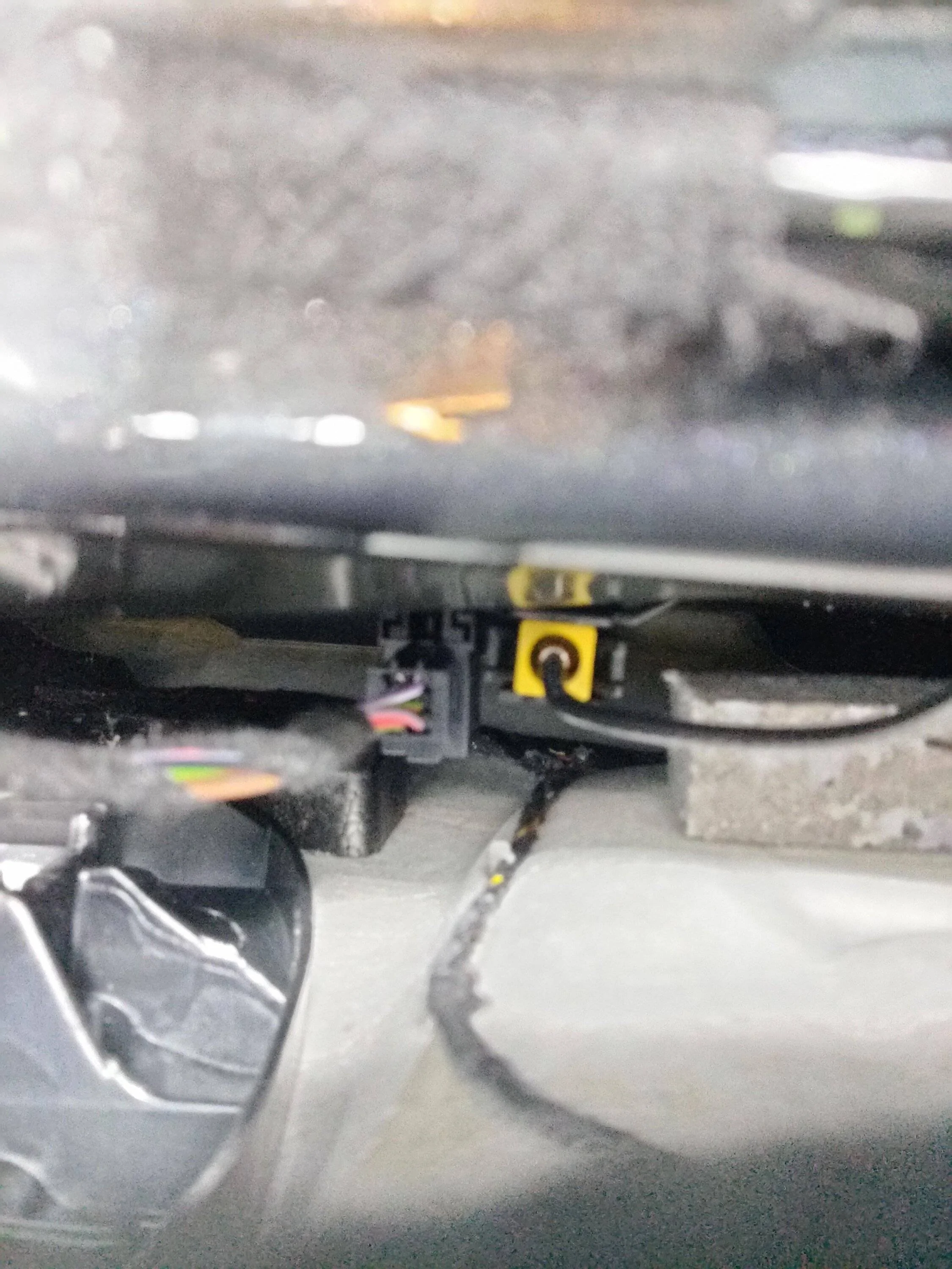 Porsche Taycan Front and rear dashcam preparation option taycan4