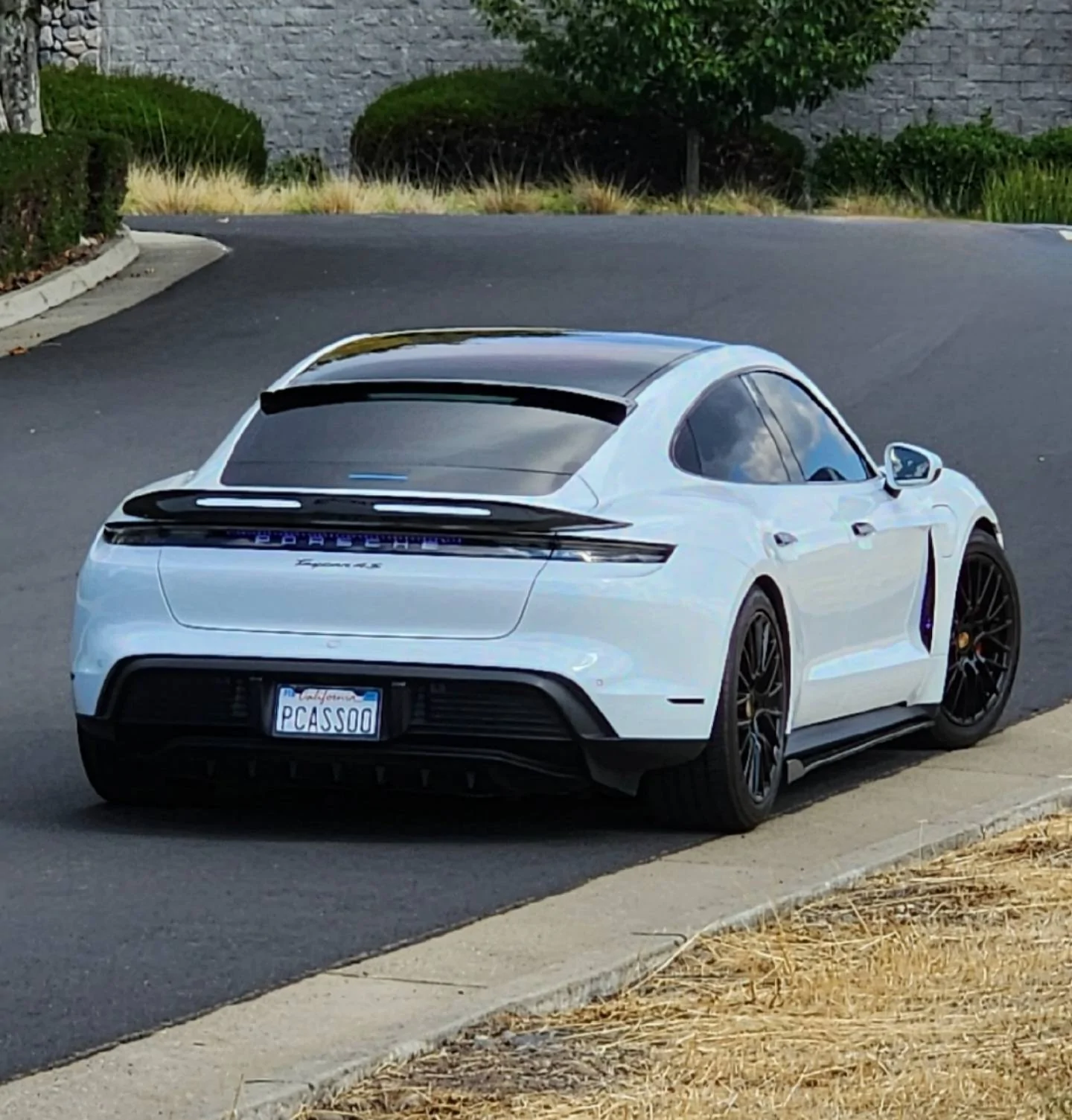 Porsche Taycan Differences Taycan 4S - Turbo S Spoiler? Screenshot_20240106_223459_Gallery