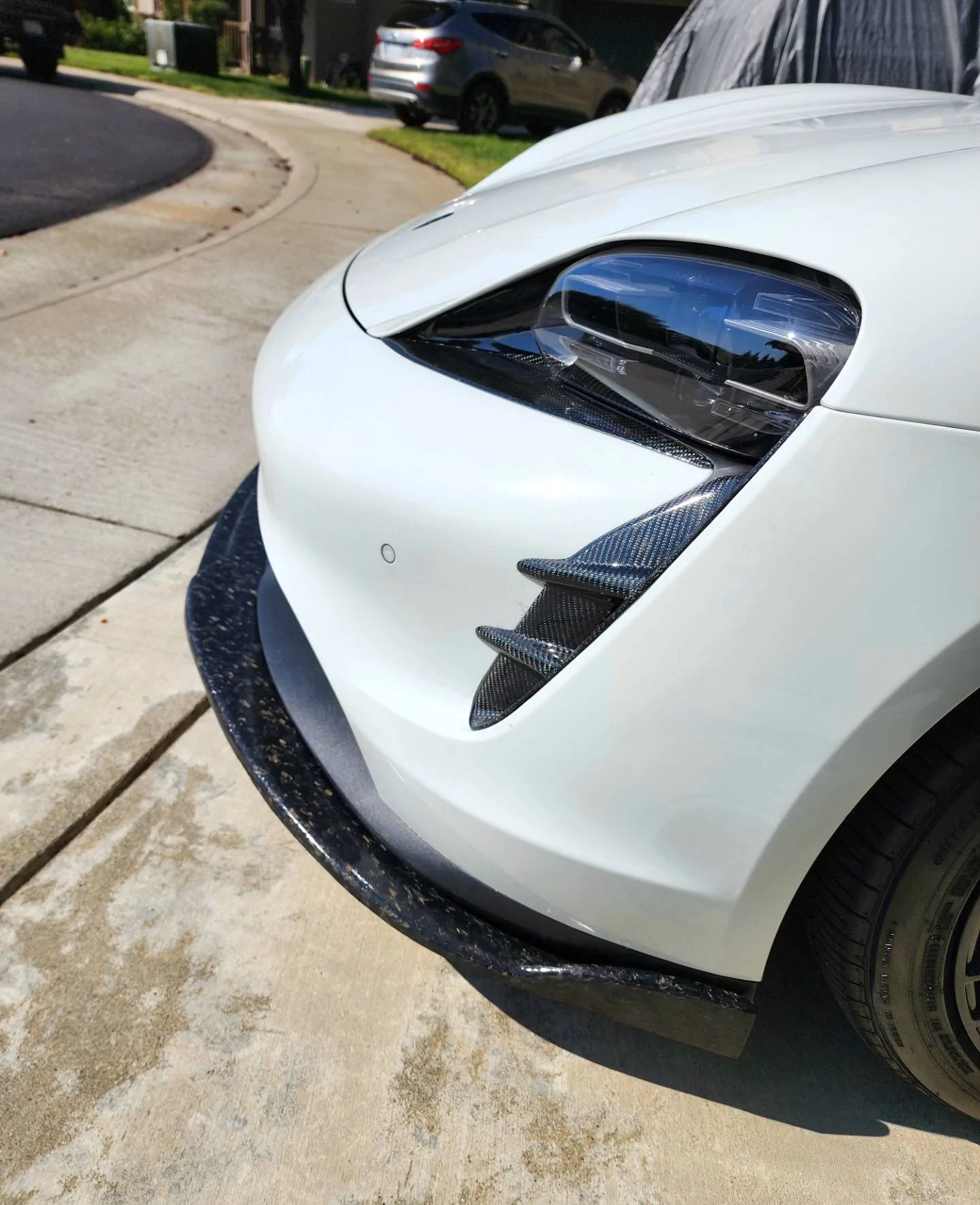 Porsche Taycan Differences Taycan 4S - Turbo S Spoiler? Screenshot_20240106_223906_Gallery