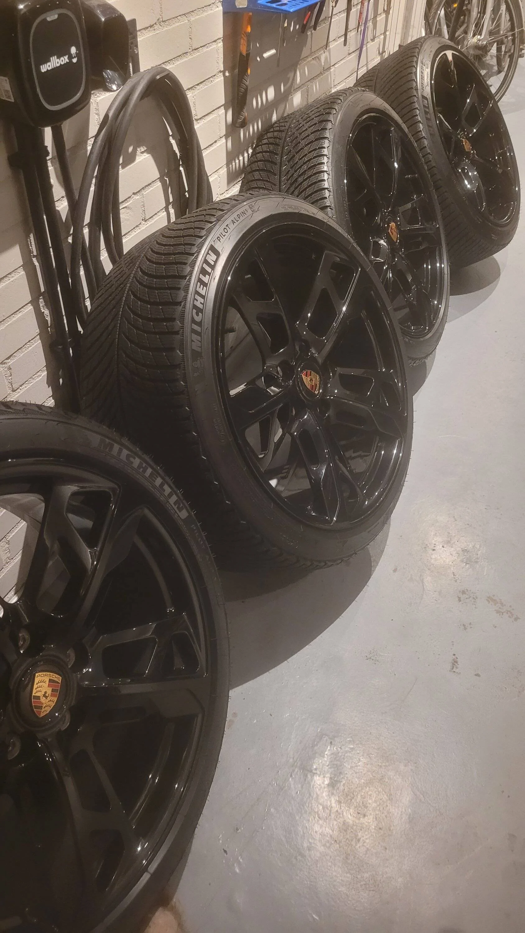 Porsche Taycan All Season Tyres. Help please. 20240107_173520