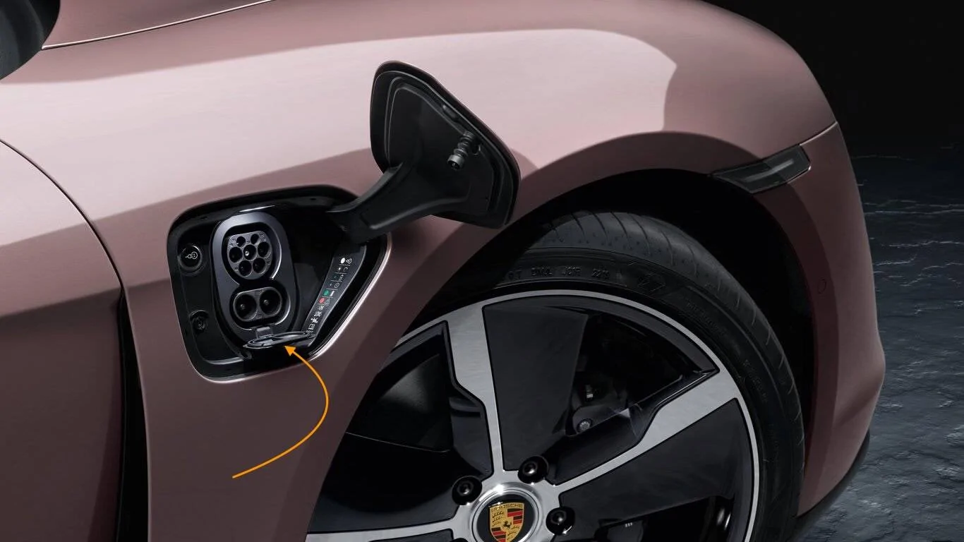 Porsche Taycan DC Charging Cover/Flap :: Has anyone removed it? Taycan_Basis_6