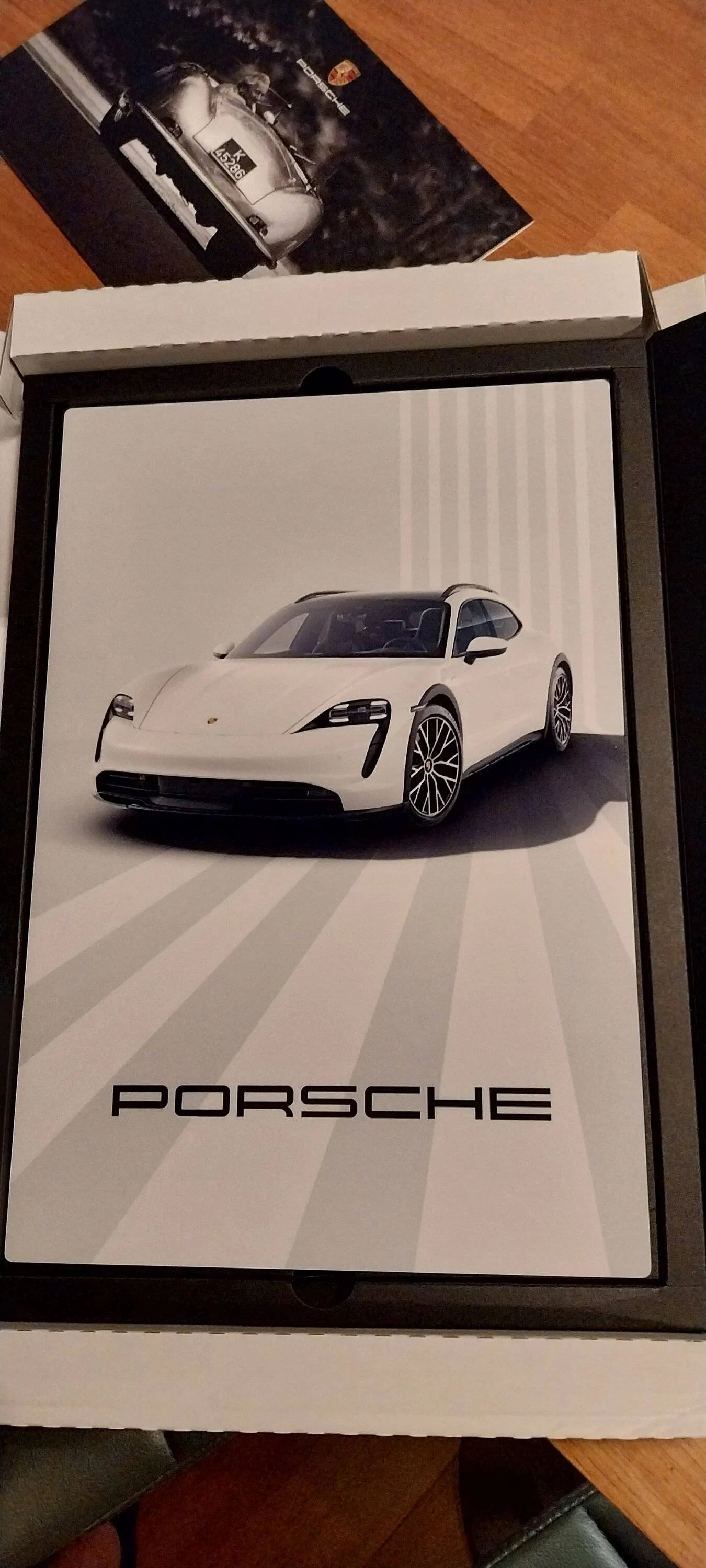 Porsche Taycan A nice touch 20240112_225143