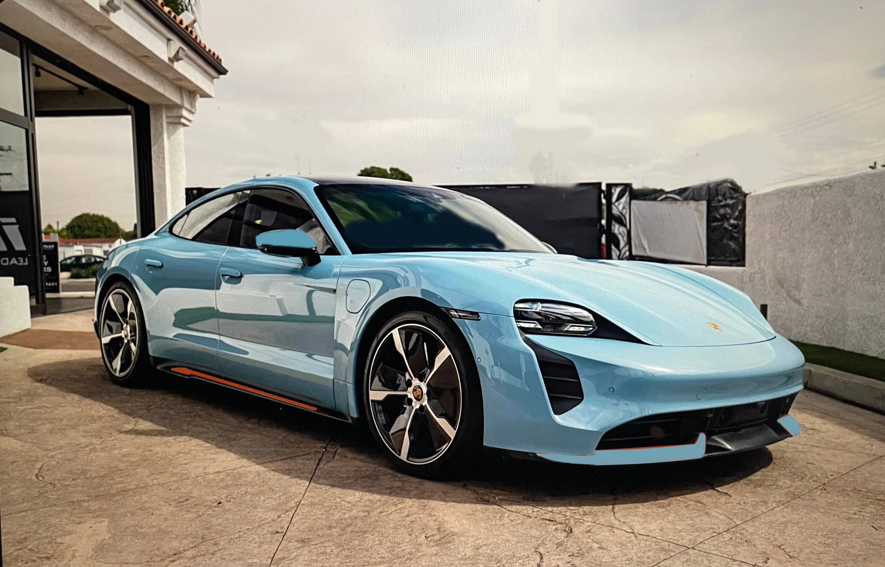 Porsche Taycan Turbo bumper & side skirts paint colors taycan frzn blue&red combo2