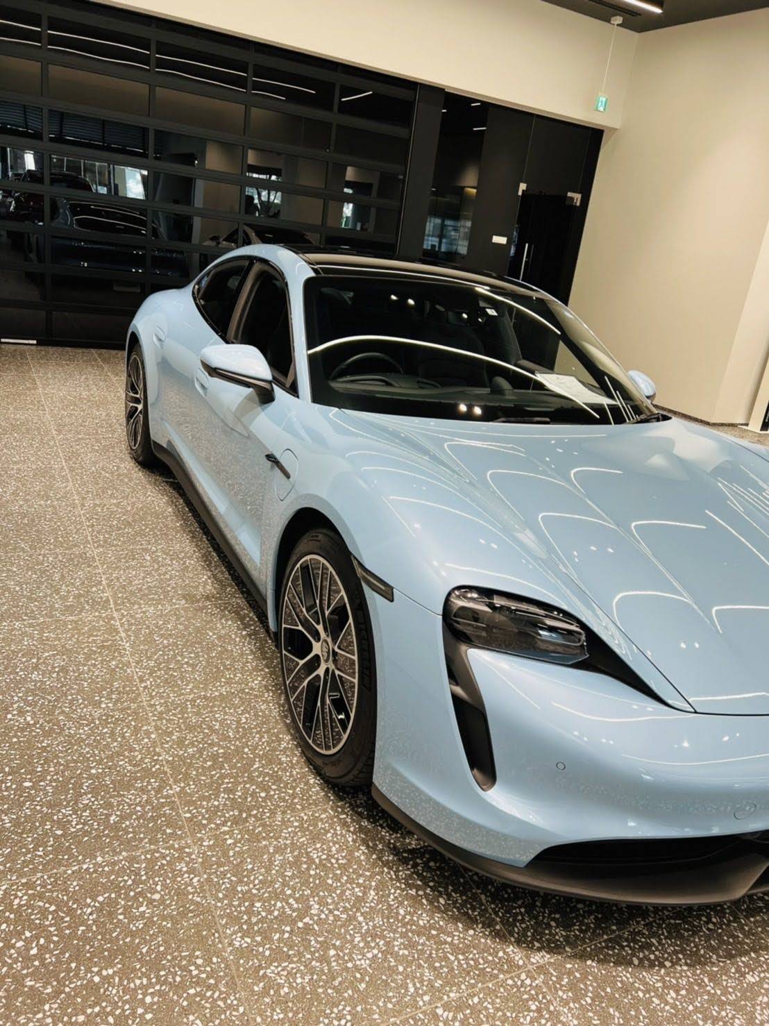 Porsche Taycan FROZEN BLUE Taycan Club IMG_1554.JPG