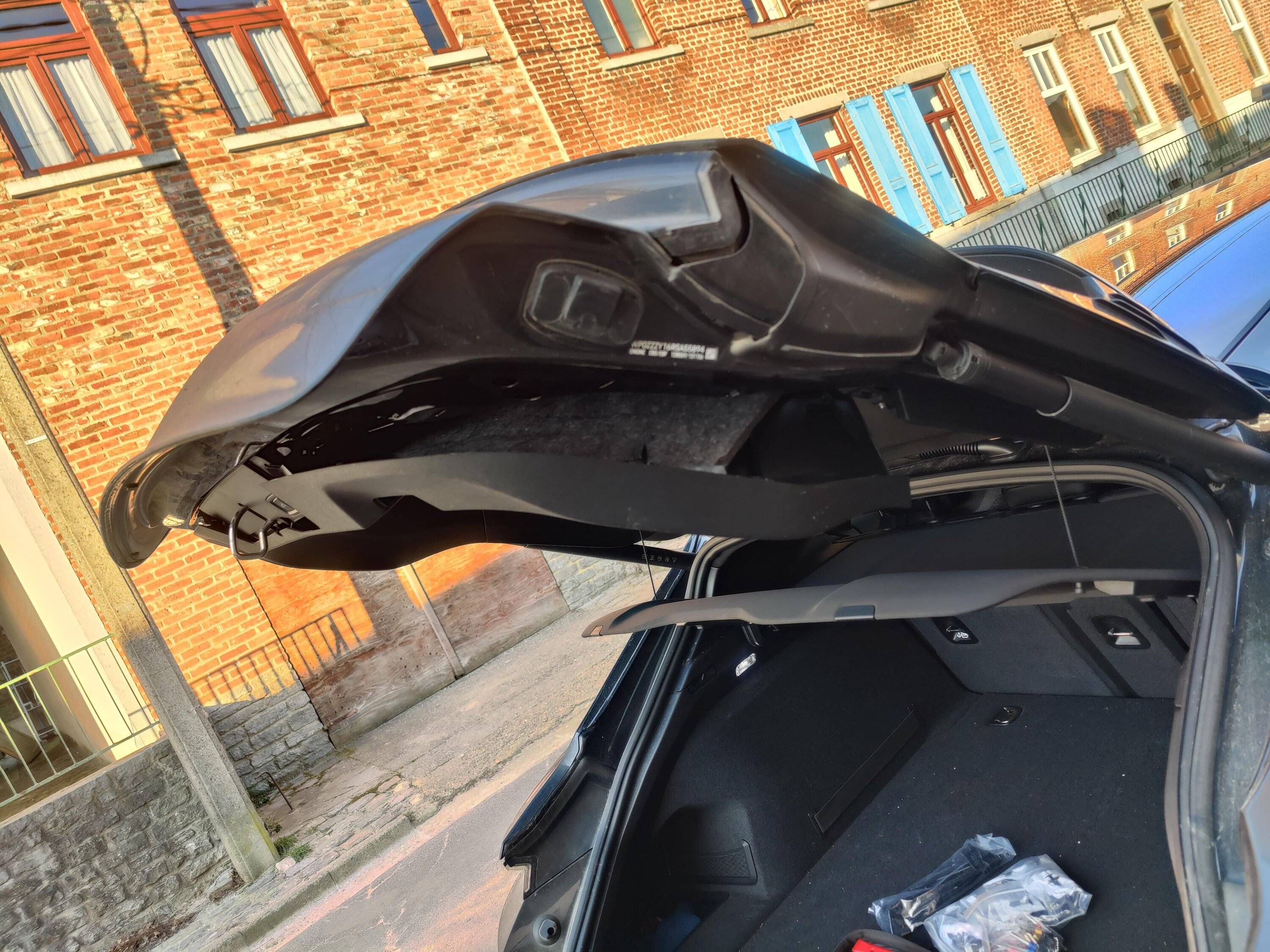 Porsche Taycan Front and rear dashcam preparation option taycan11
