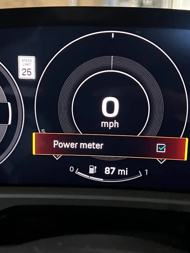 Porsche Taycan Taycan Instrument Cluster: 3 dial set up? WhatsApp Image 2024-01-20 at 10.15.21_d693a249