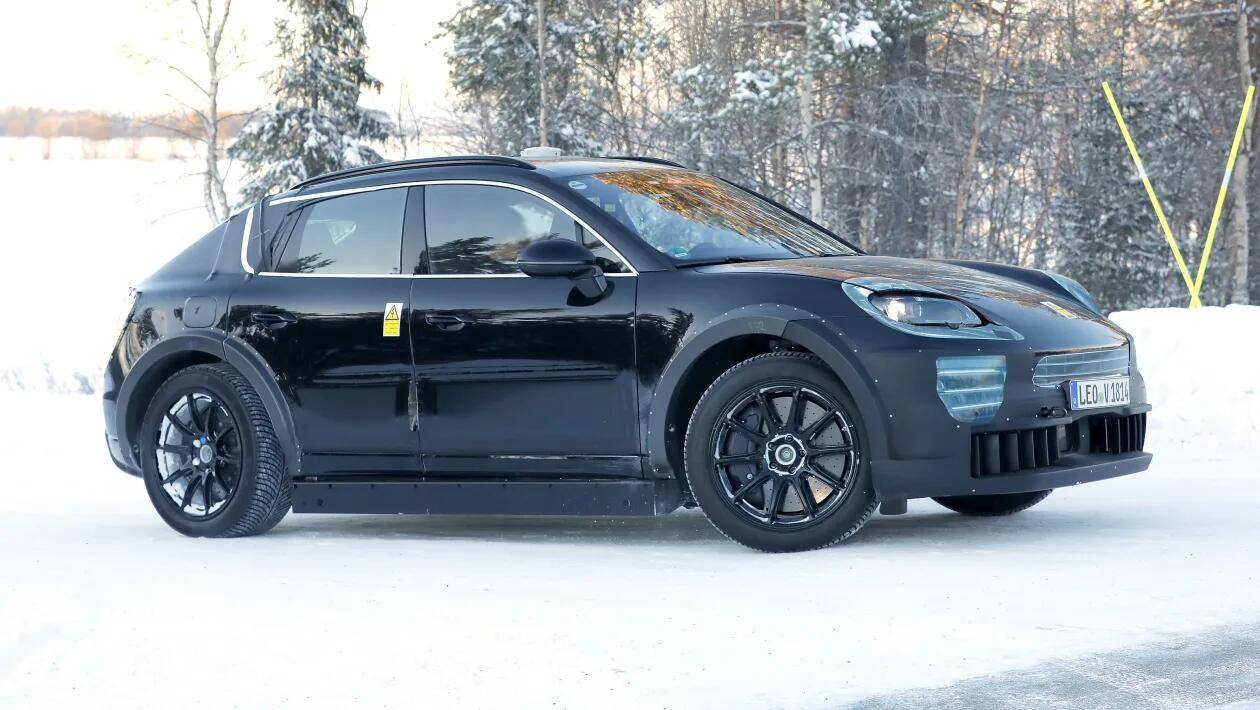 Porsche Taycan Cayenne EV prototype spotted 1705934499546