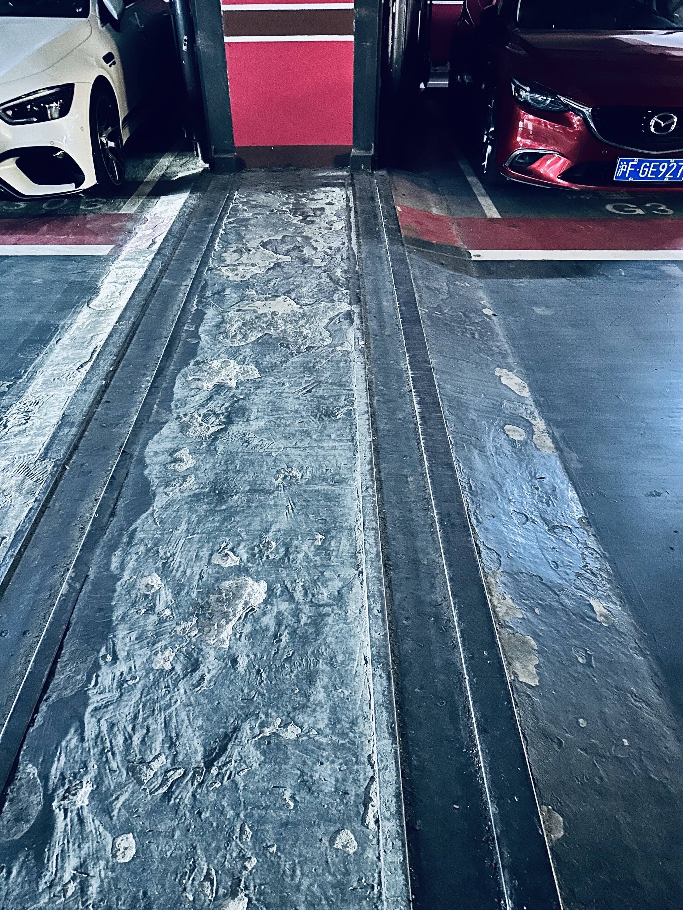 Porsche Taycan Bottomed out in parking lots - damaged side skirts and jack stand bracket (repair info inside) IMG_5011