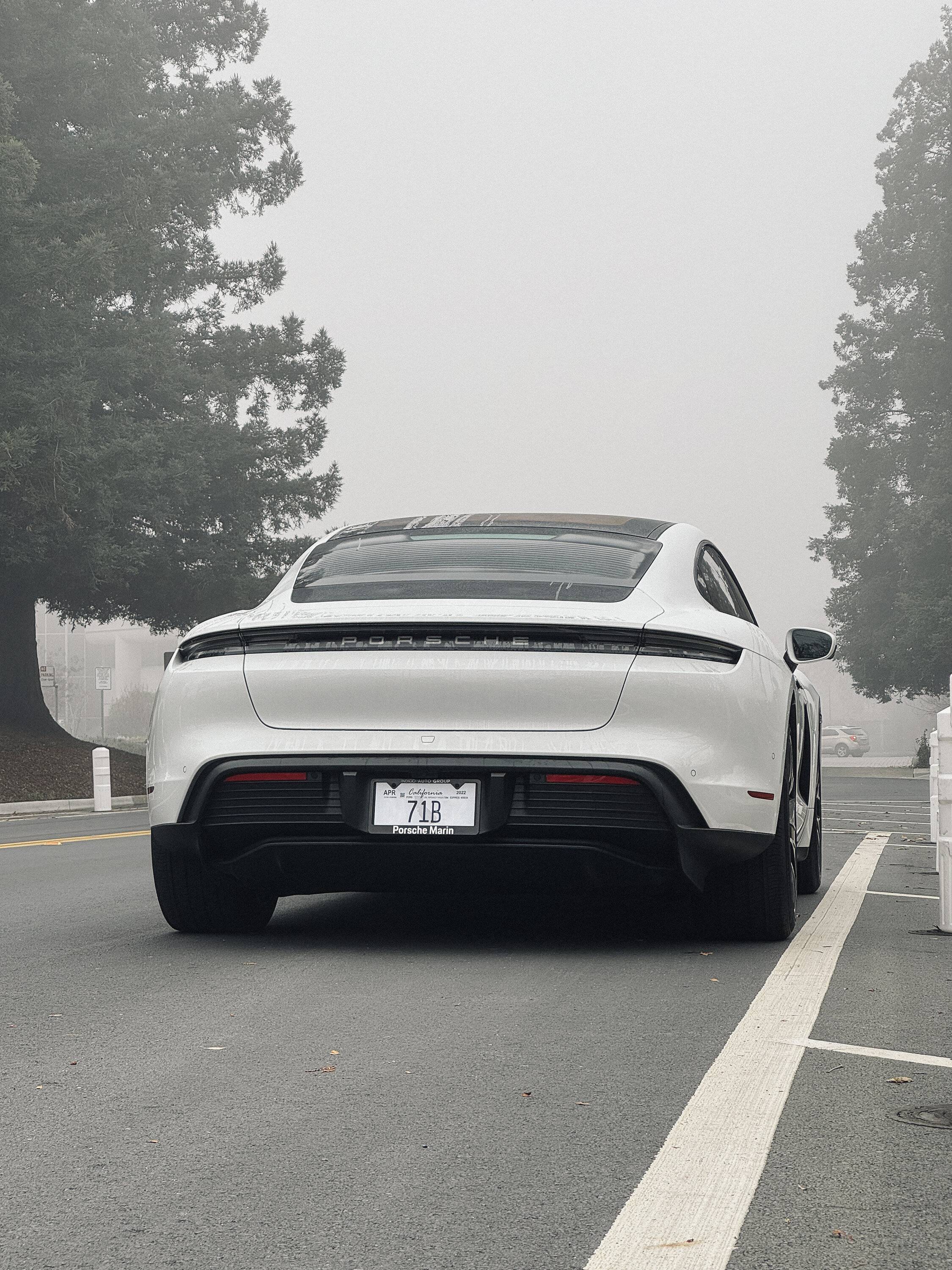Porsche Taycan CARRARA WHITE Taycan Club IMG_0261