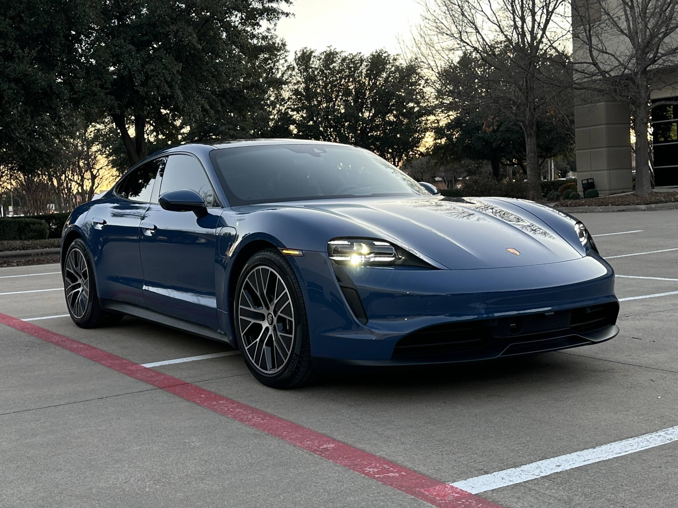 Porsche Taycan NEPTUNE BLUE Taycan Club IMG_0361