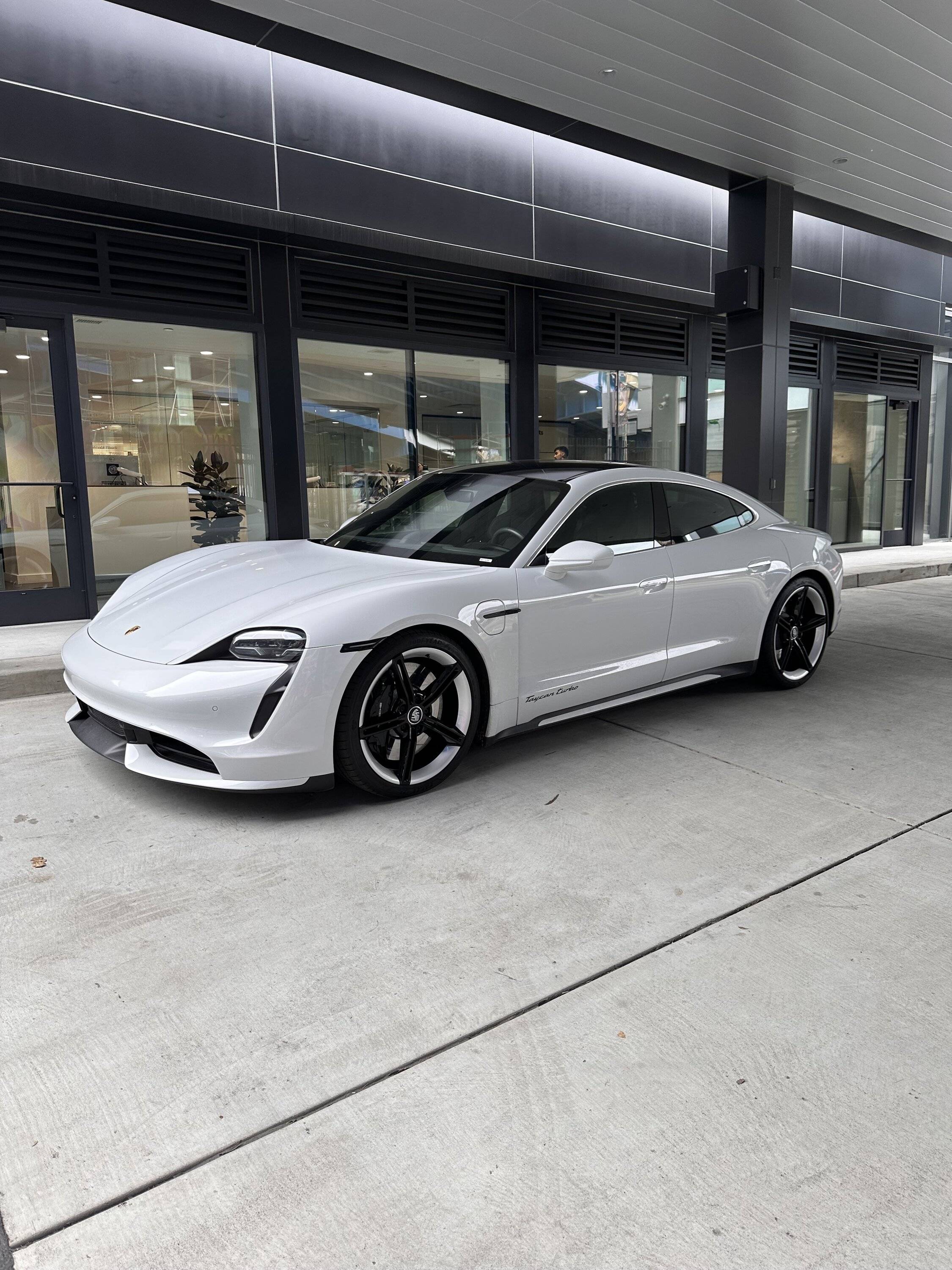 Porsche Taycan Anyone regret going from 20s to 21s? IMG_3765