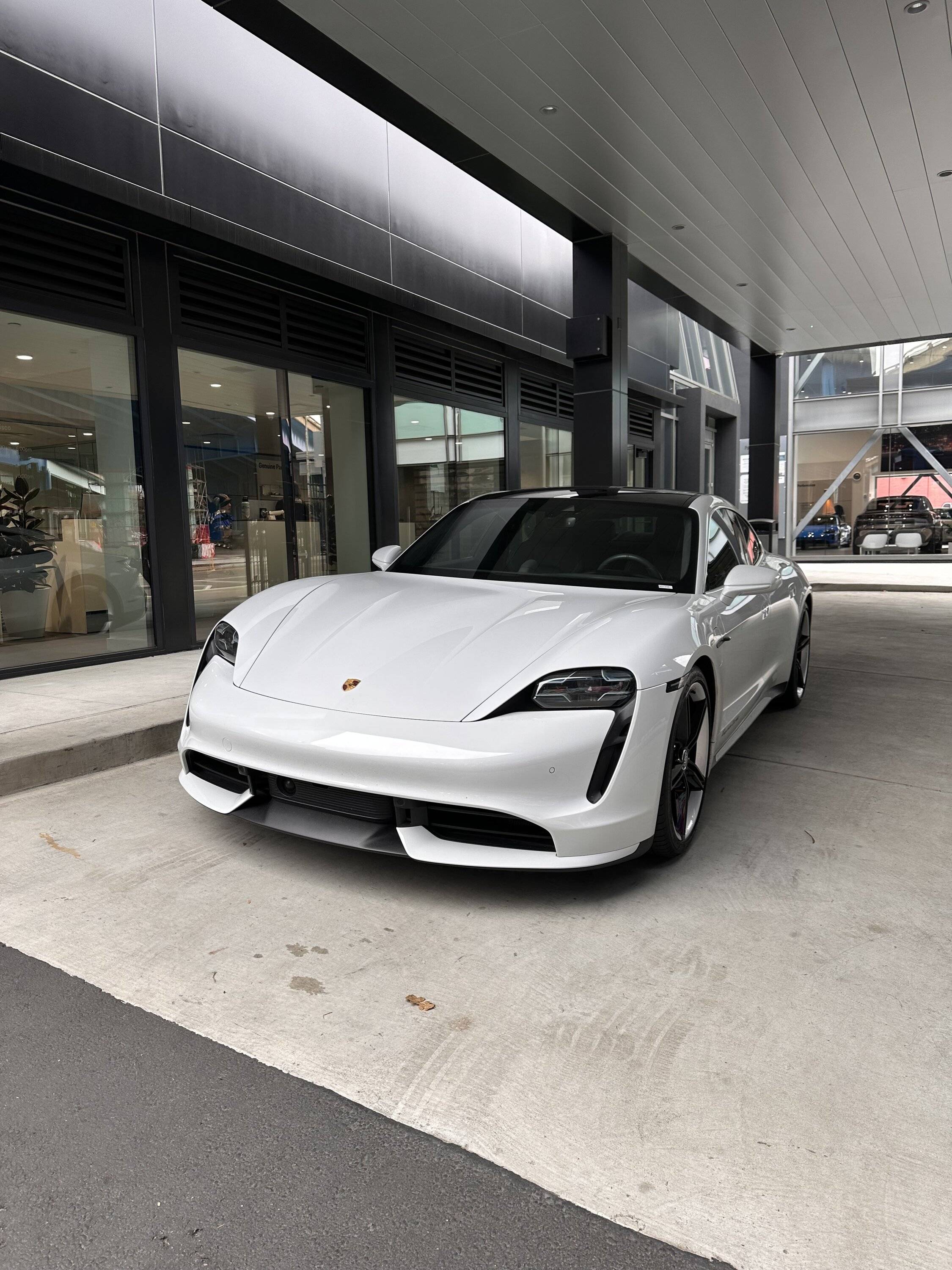Porsche Taycan Anyone regret going from 20s to 21s? IMG_3766