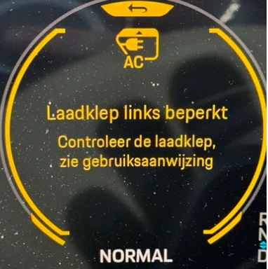 Porsche Taycan [UK] Motorised charge port half opened itself and now stuck?! 1707037317926