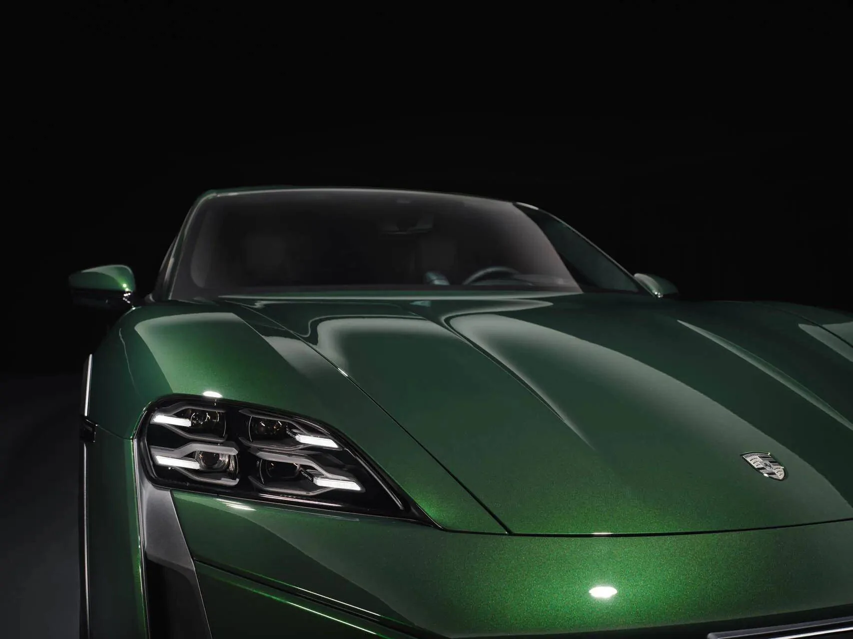 Porsche Taycan 🚨 2025 Taycan Officially Revealed! Specs, Wallpaper Photos, Videos & US Pricing porsche-taycan_100917193_h