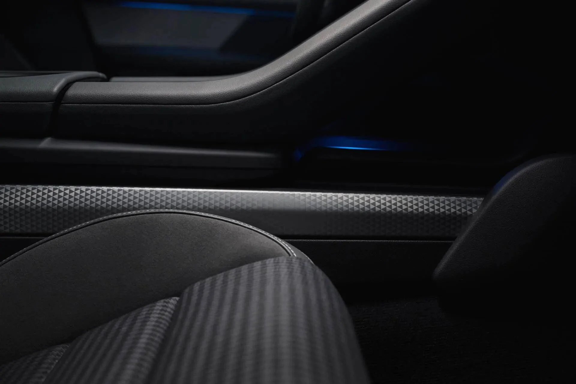 Porsche Taycan 🚨 2025 Taycan Officially Revealed! Specs, Wallpaper Photos, Videos & US Pricing porsche-taycan_100917187_h
