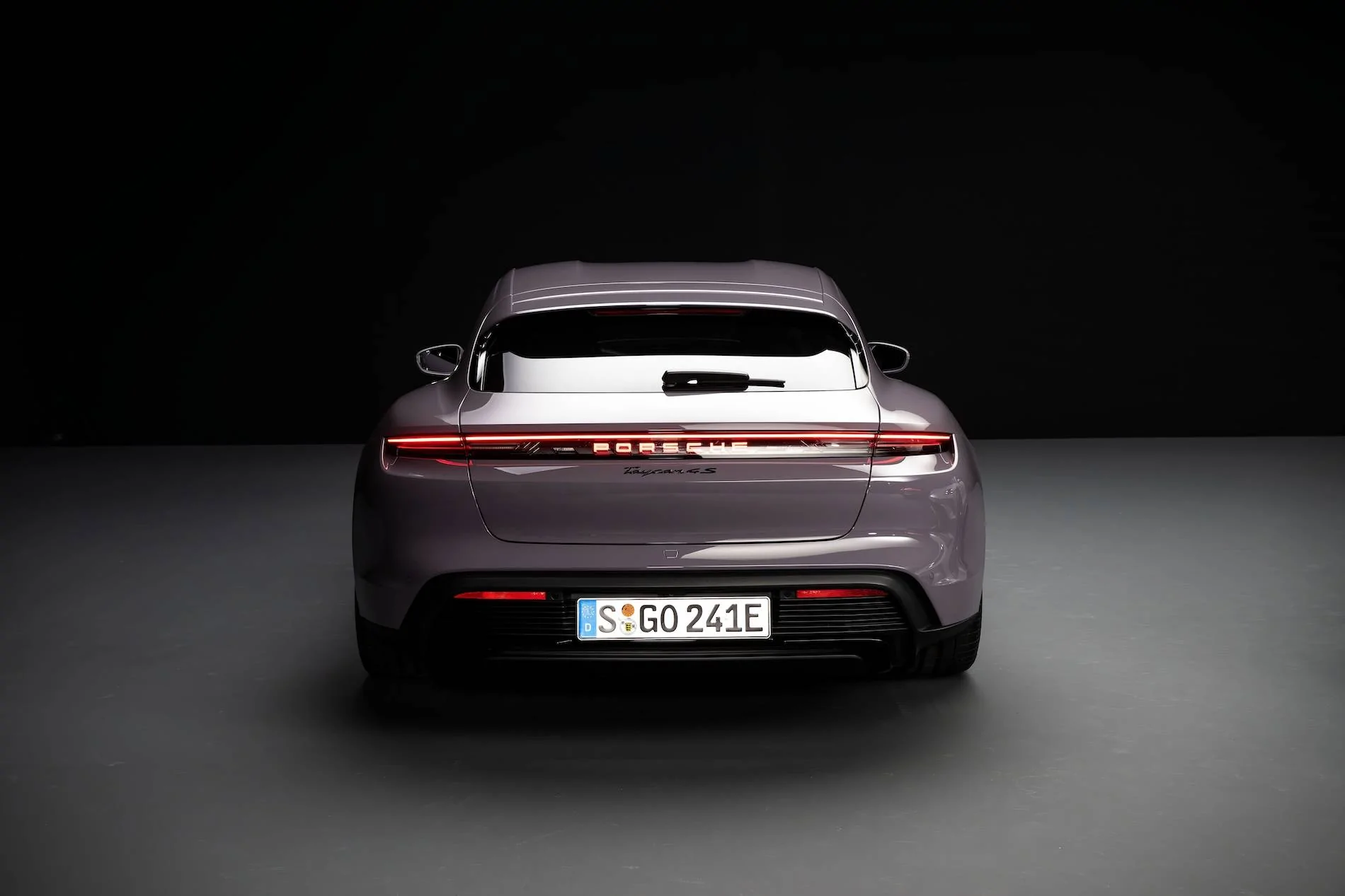 Porsche Taycan 🚨 2025 Taycan Officially Revealed! Specs, Wallpaper Photos, Videos & US Pricing porsche-taycan-0172-65c2462cb9fba