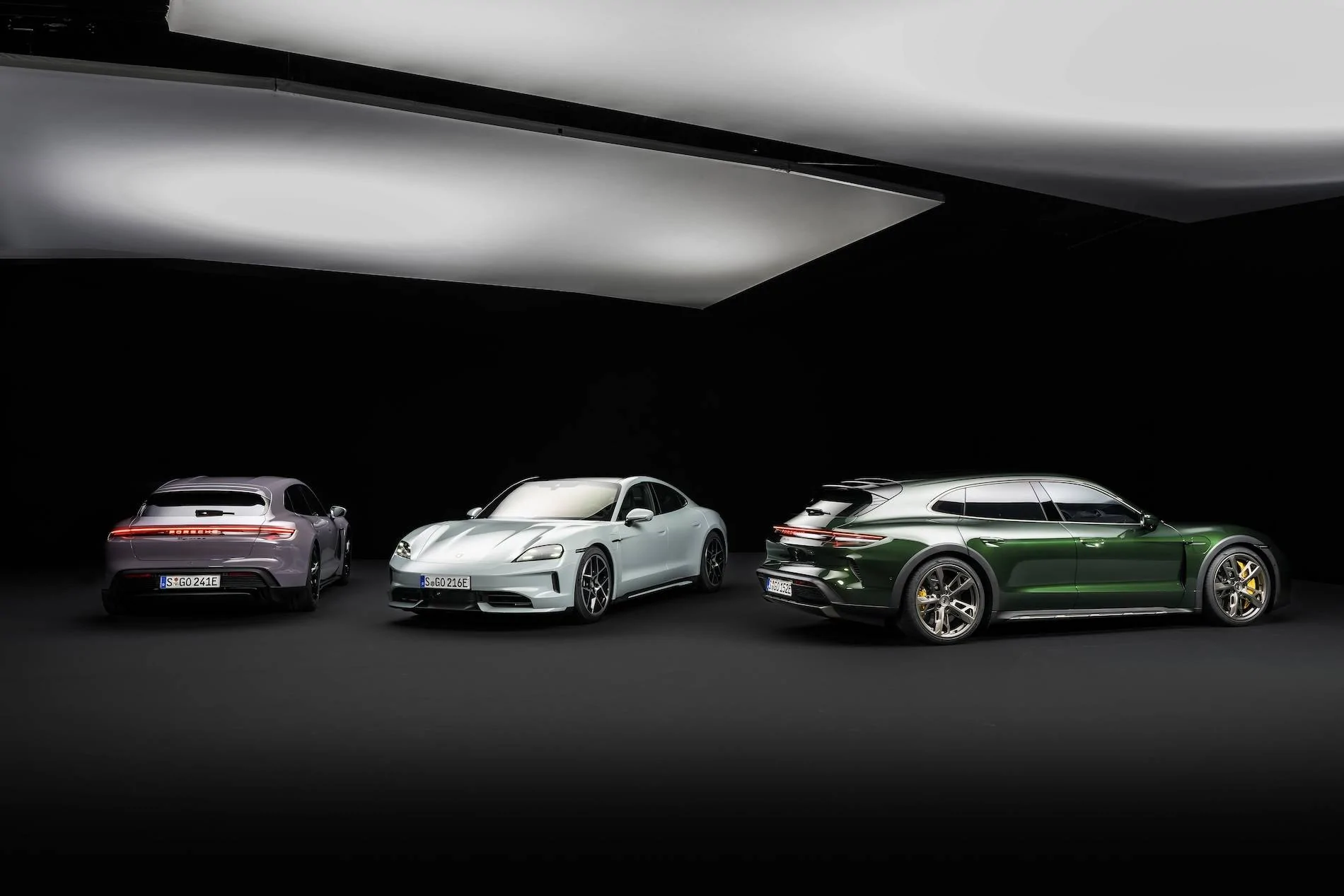 Porsche Taycan 🚨 2025 Taycan Officially Revealed! Specs, Wallpaper Photos, Videos & US Pricing porsche-taycan-0150-65c24615e8617