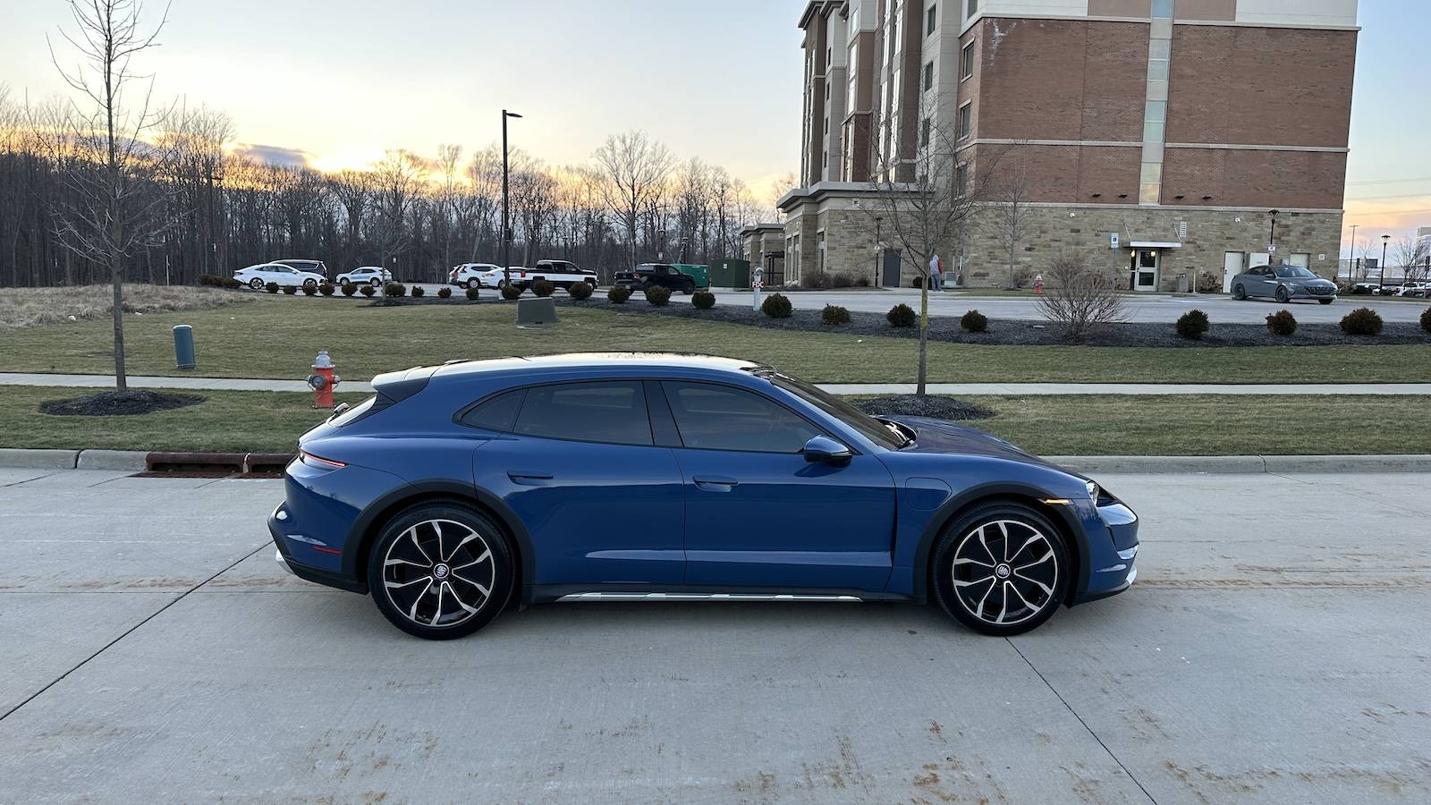 Porsche Taycan (TRADED IN) :: 2021 Porsche Taycan 4 Cross Turismo - Neptune Blue (Ohio USA) IMG_6970