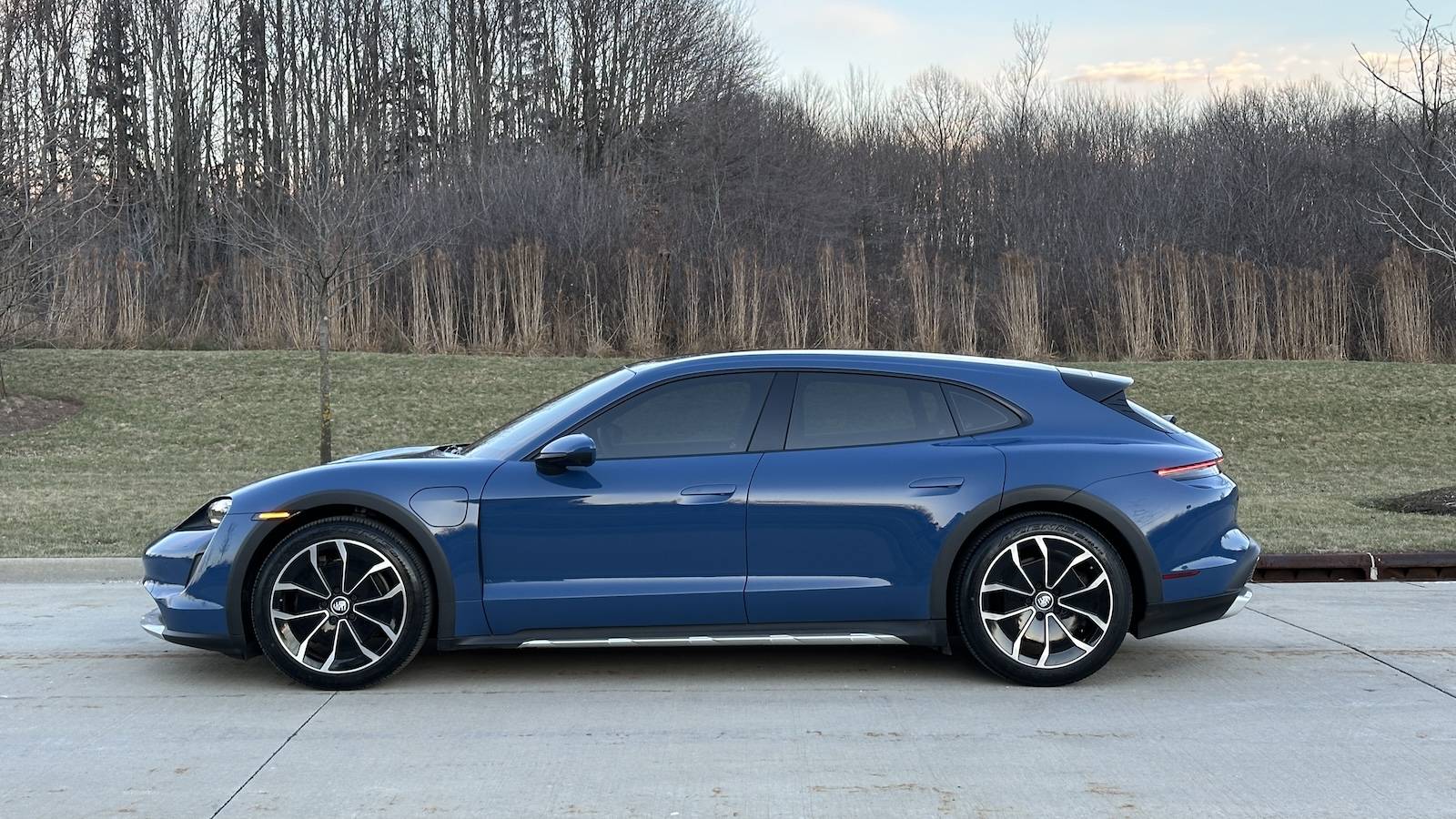 Porsche Taycan (TRADED IN) :: 2021 Porsche Taycan 4 Cross Turismo - Neptune Blue (Ohio USA) IMG_6989
