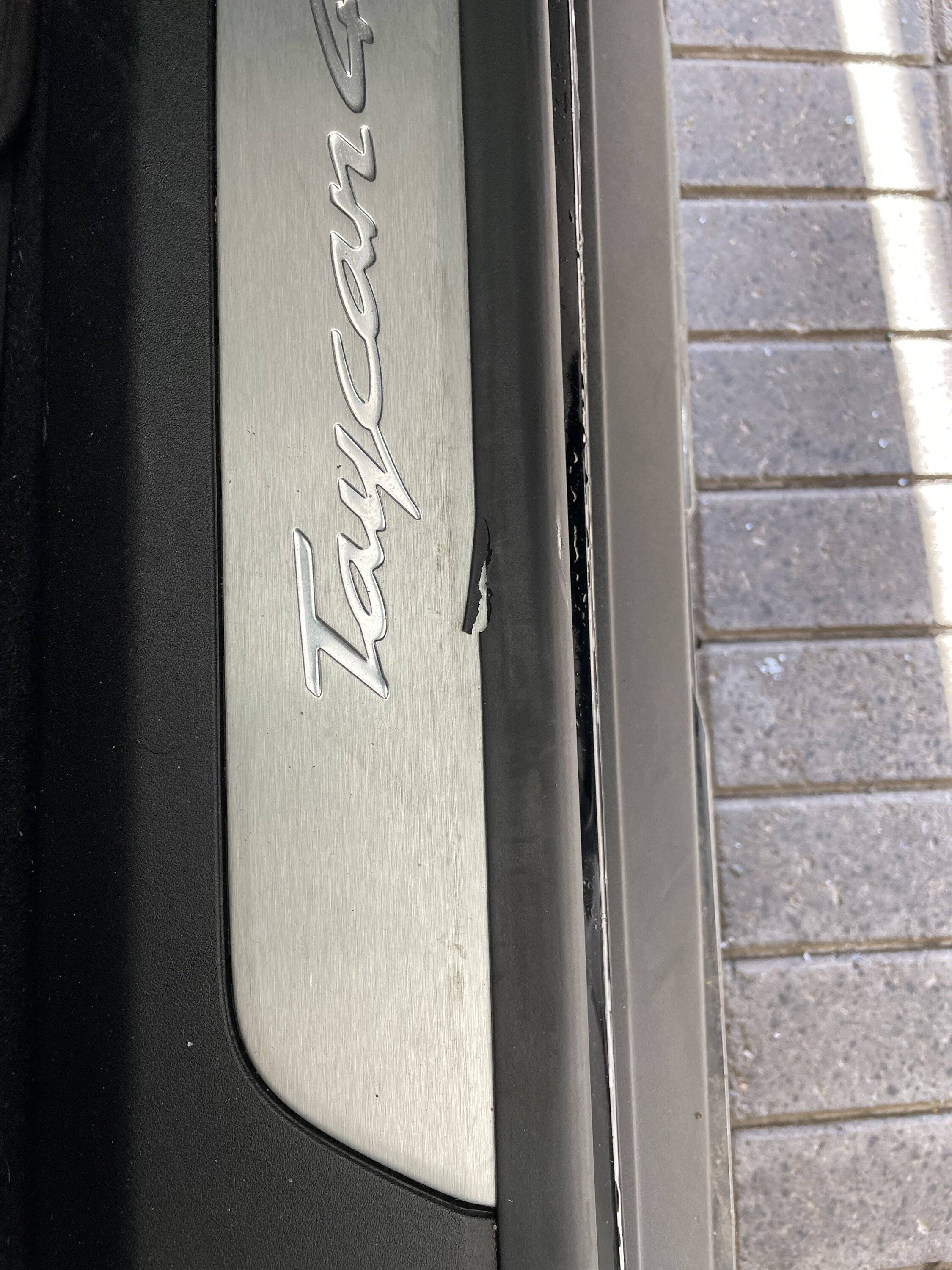 Porsche Taycan Taycan CT4S Driver side rubber sill tear IMG_0054