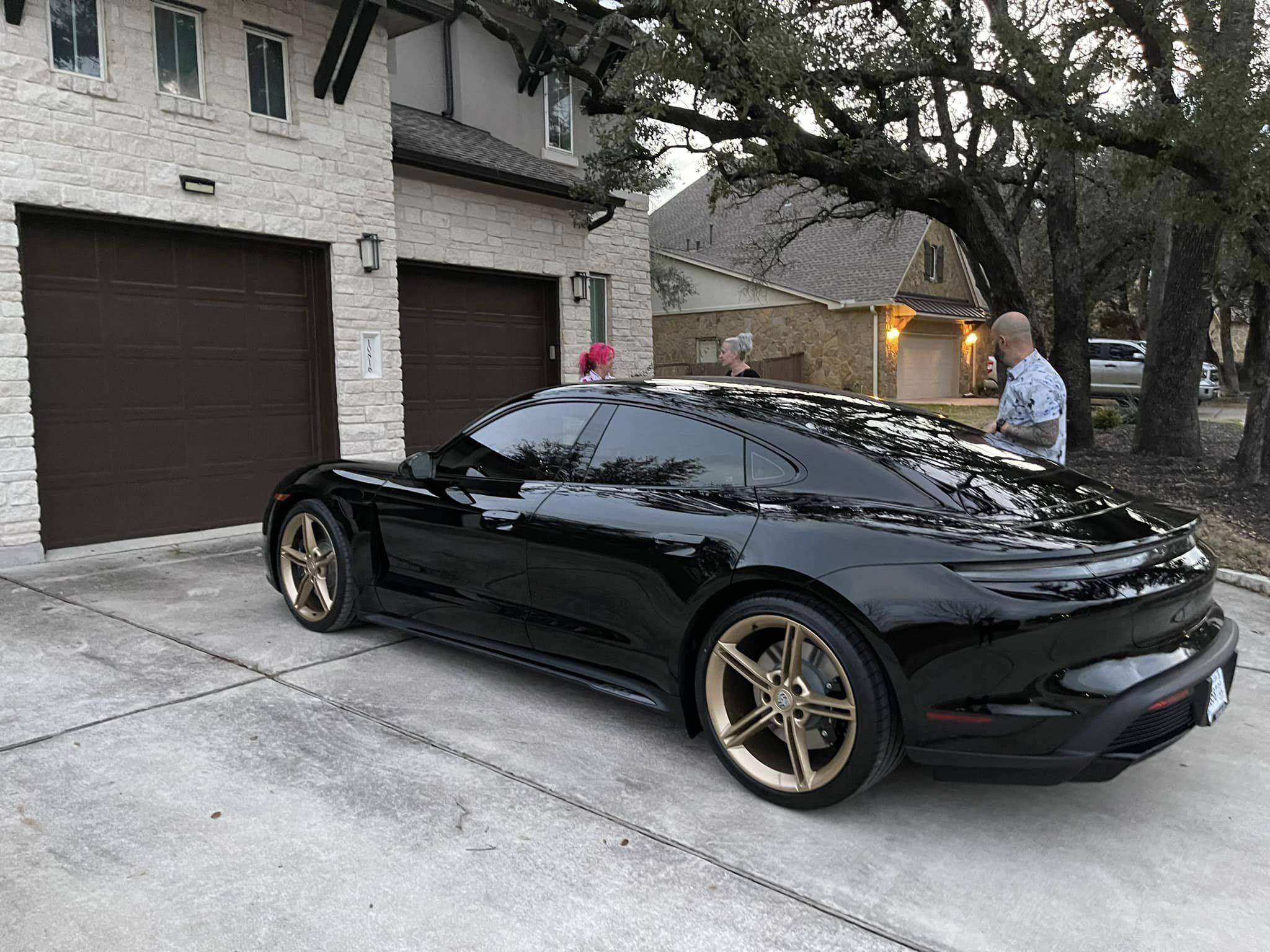Porsche Taycan Members Say Hello Here! 422544396_10228937901745731_9121860835319454195_n