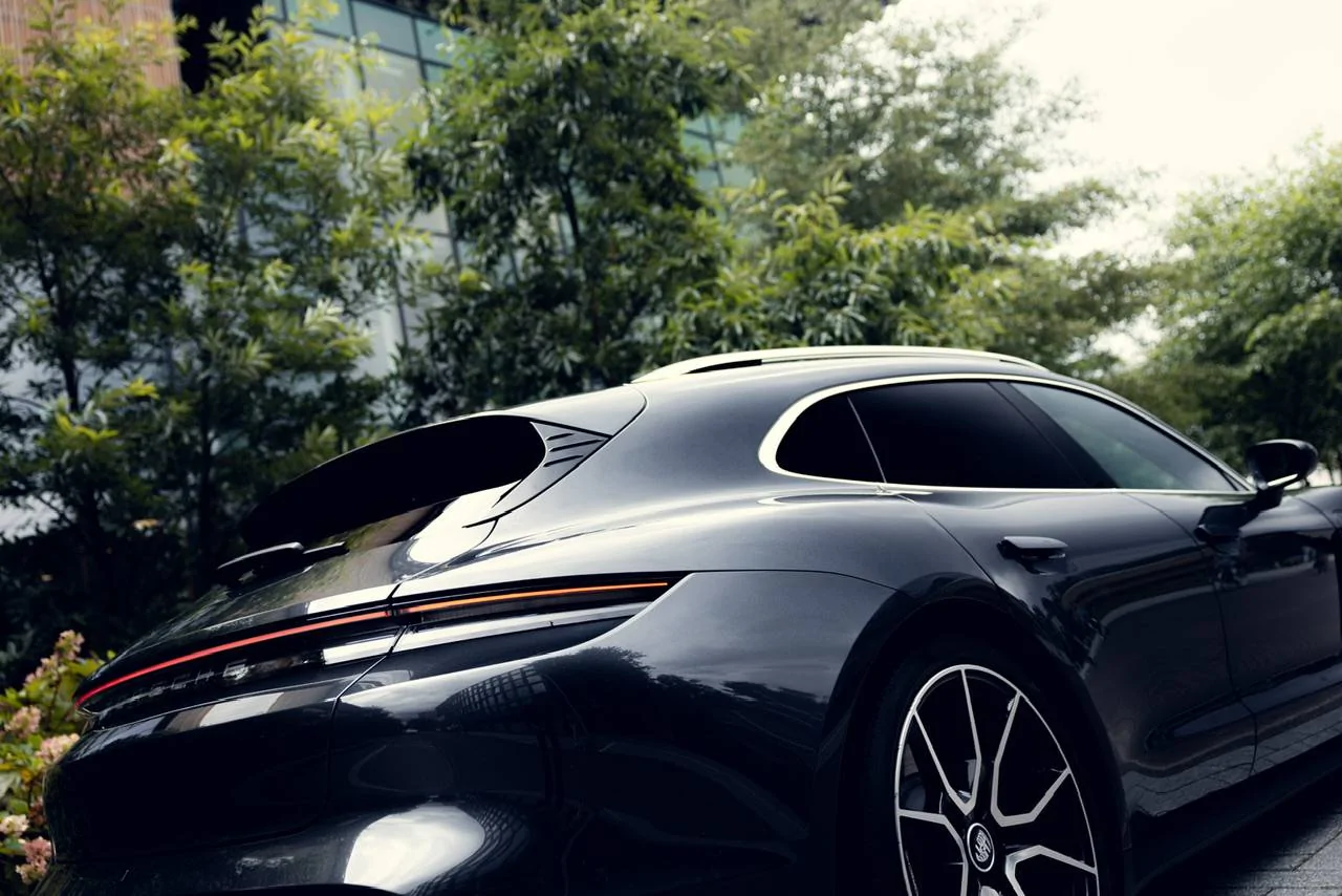 Porsche Taycan VOLCANO GREY Taycan Club IMG_5483