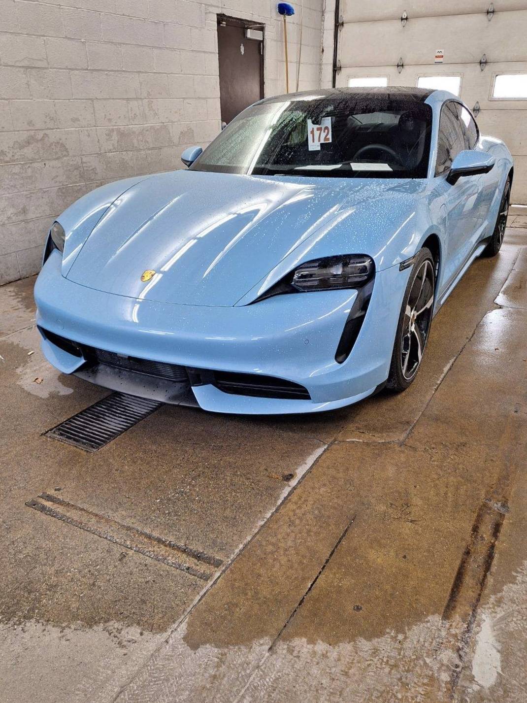Porsche Taycan What a beautiful car.. Taycan_turbo_mods