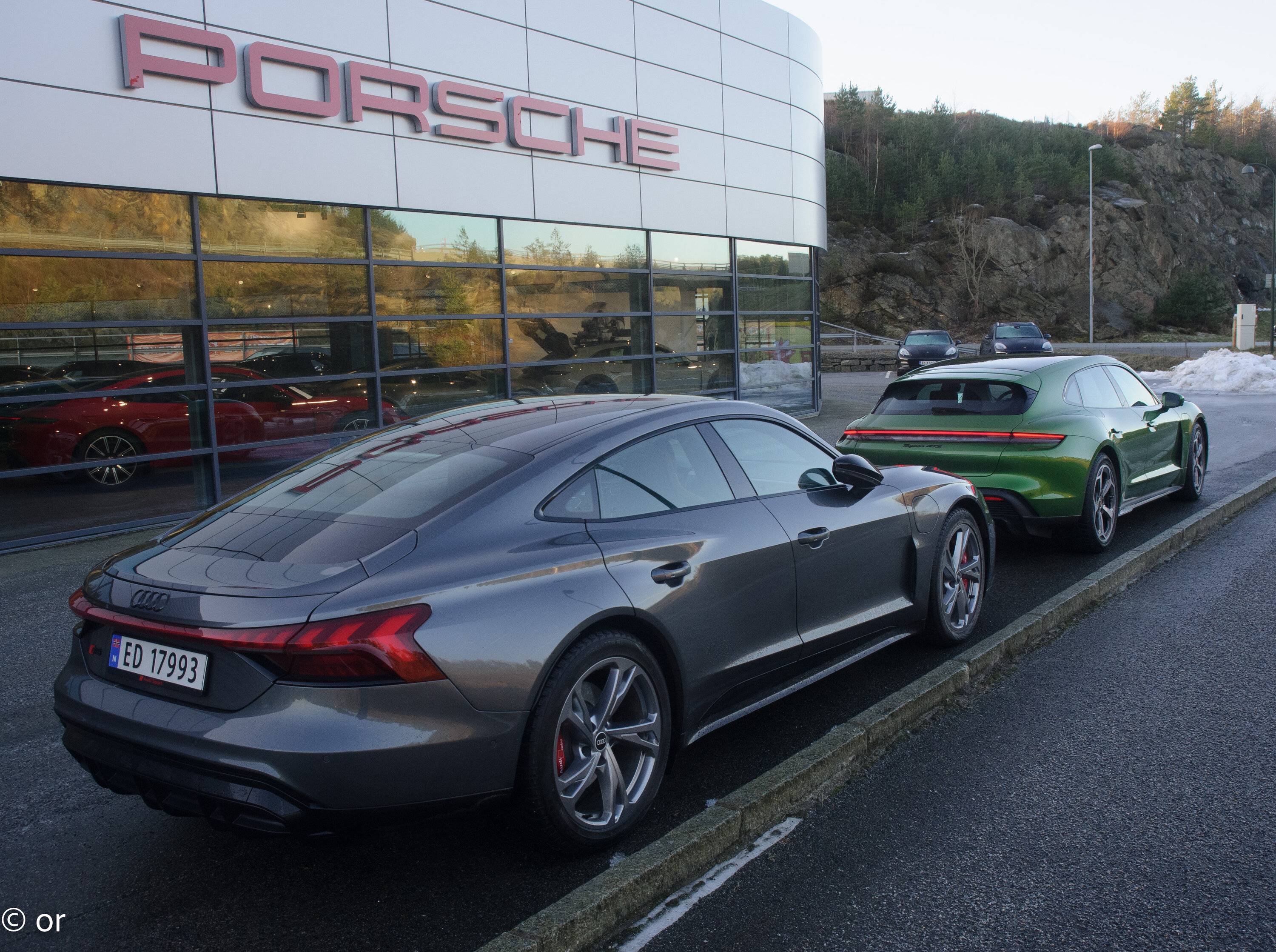 Porsche Taycan Taycan GTS to Audi RS e-tron GT _DSC3493