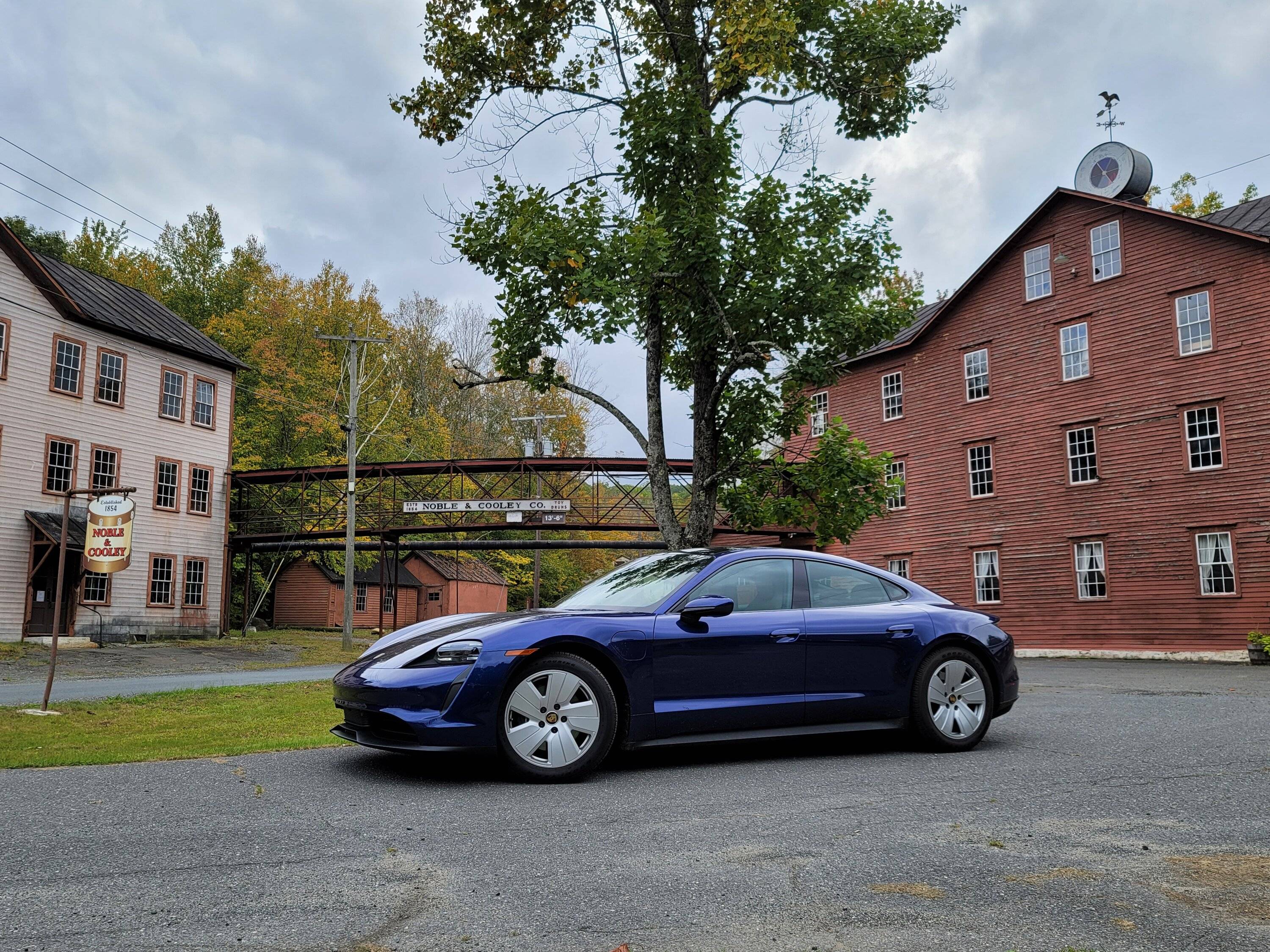 Porsche Taycan Base loaner vs GTS 20211009_141828