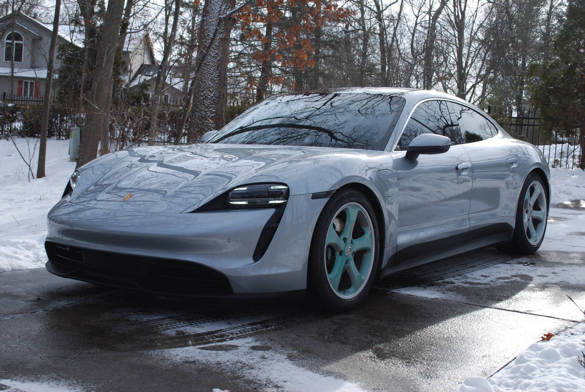 Porsche Taycan Yuk…… disgusting sight ….. Electrical System Error tay-winter-2000x1339