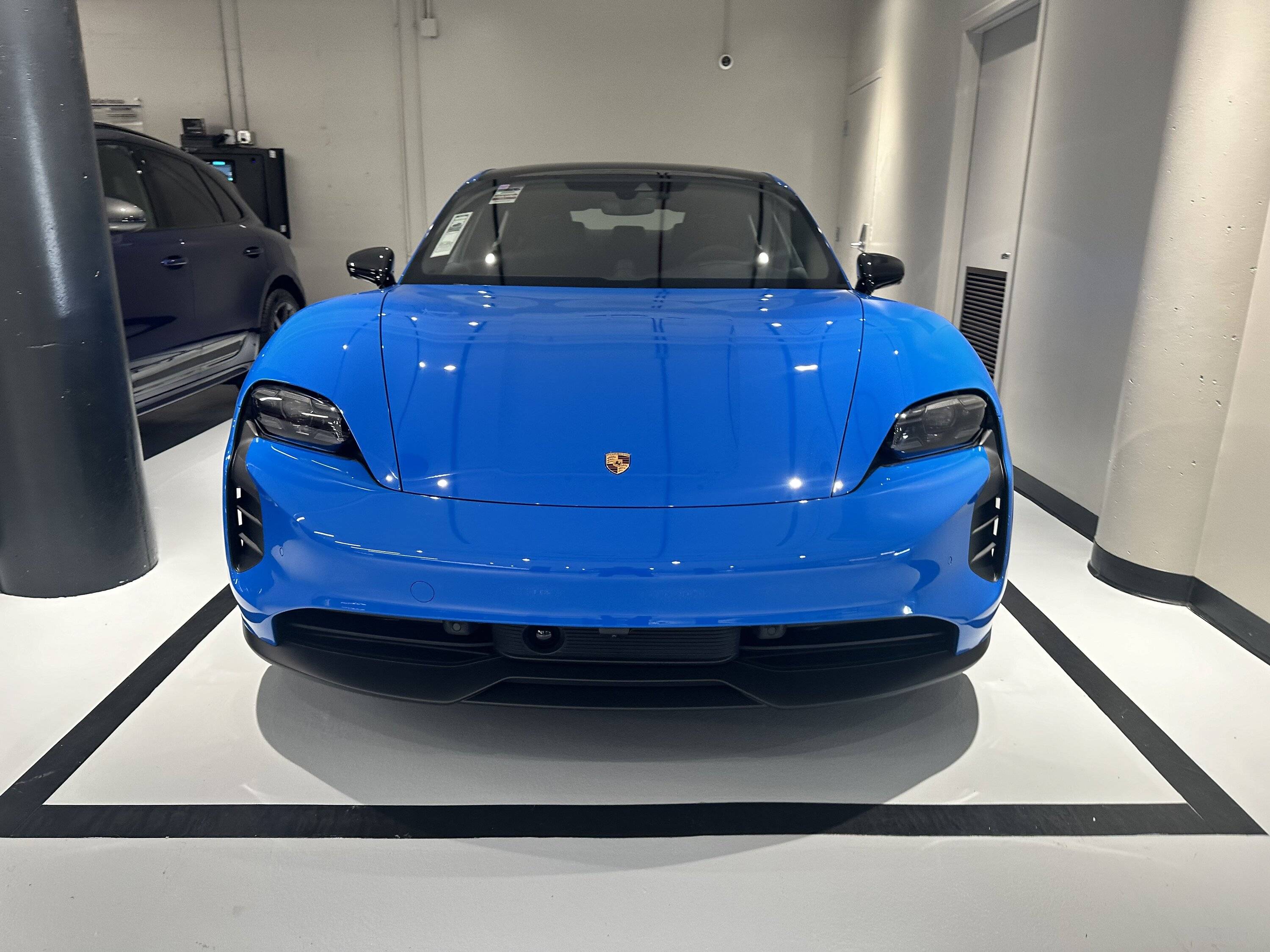 Porsche Taycan 🎨 PTS: PAINT TO SAMPLE Taycan Club & Photos Thread IMG_2274