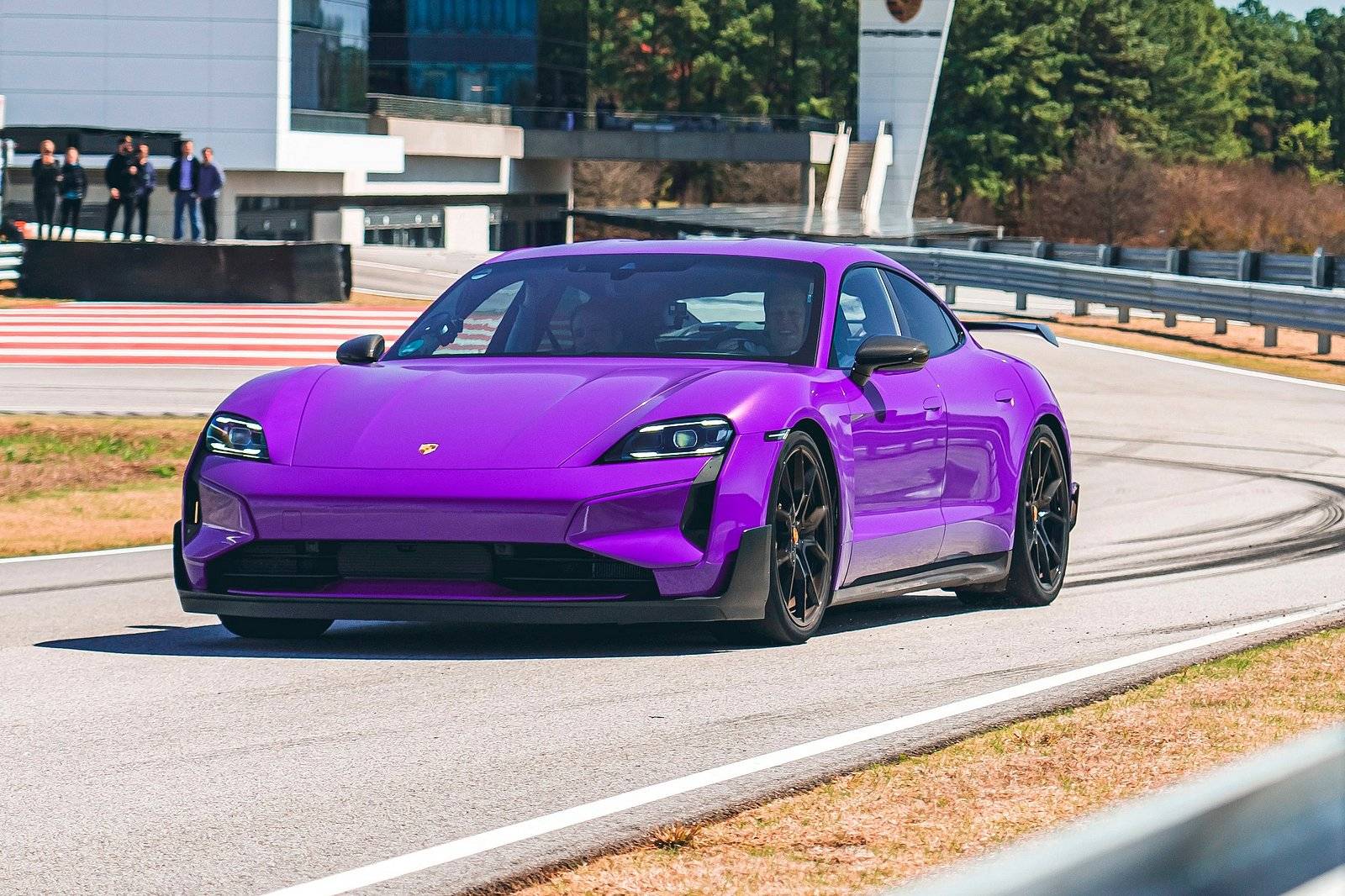 World Premiere: 2025 Taycan Turbo GT and Taycan Turbo GT with